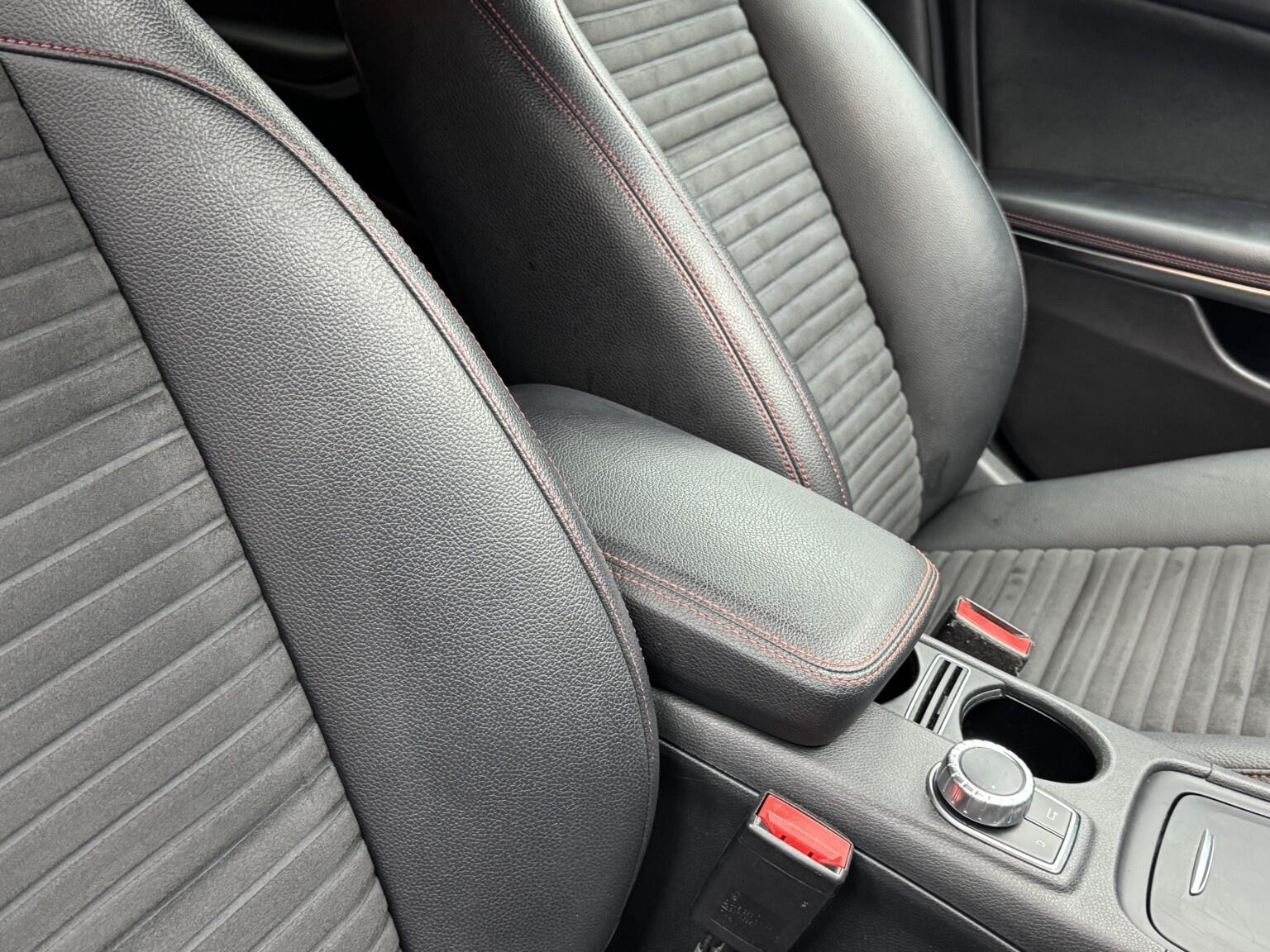 Mercedes-Benz GLA view 27