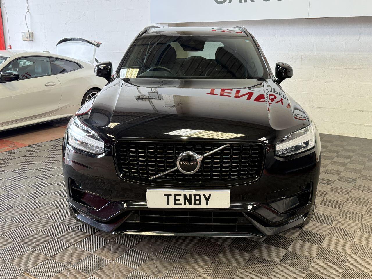 Volvo XC90 view 3