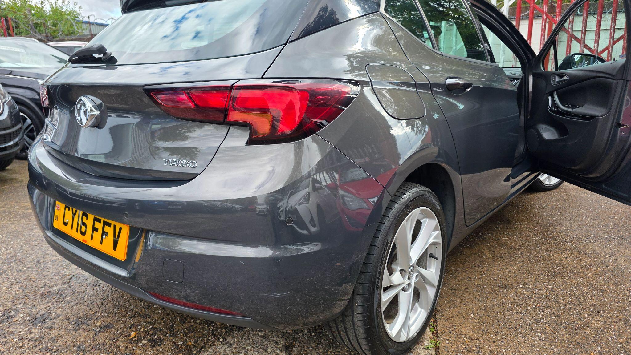 Vauxhall Astra view 15