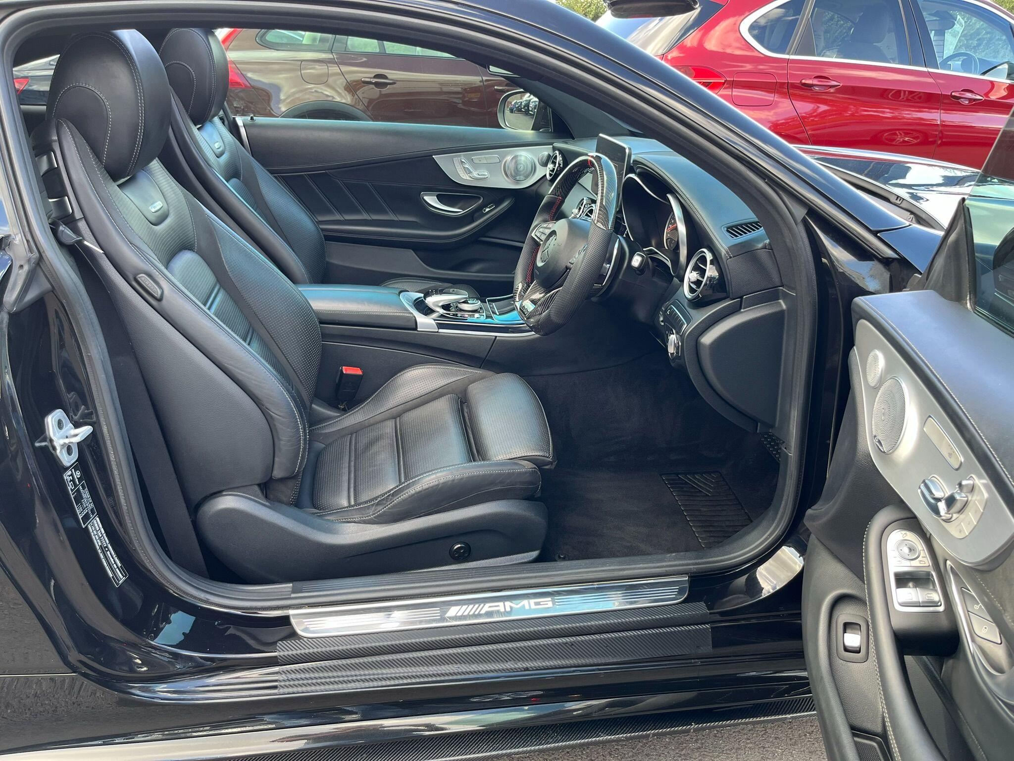 Mercedes-Benz C-Class view 9
