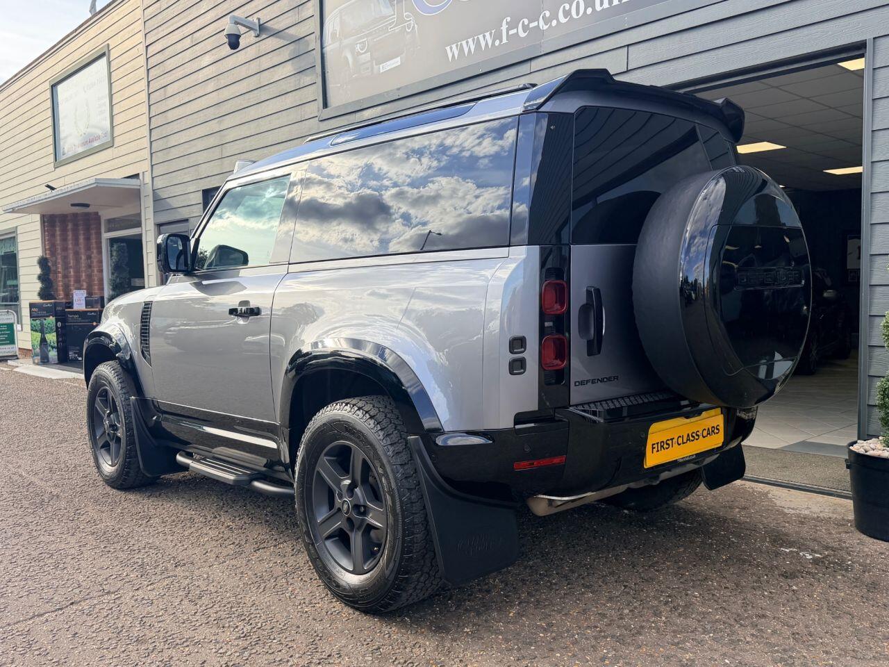 Land Rover Defender view 17