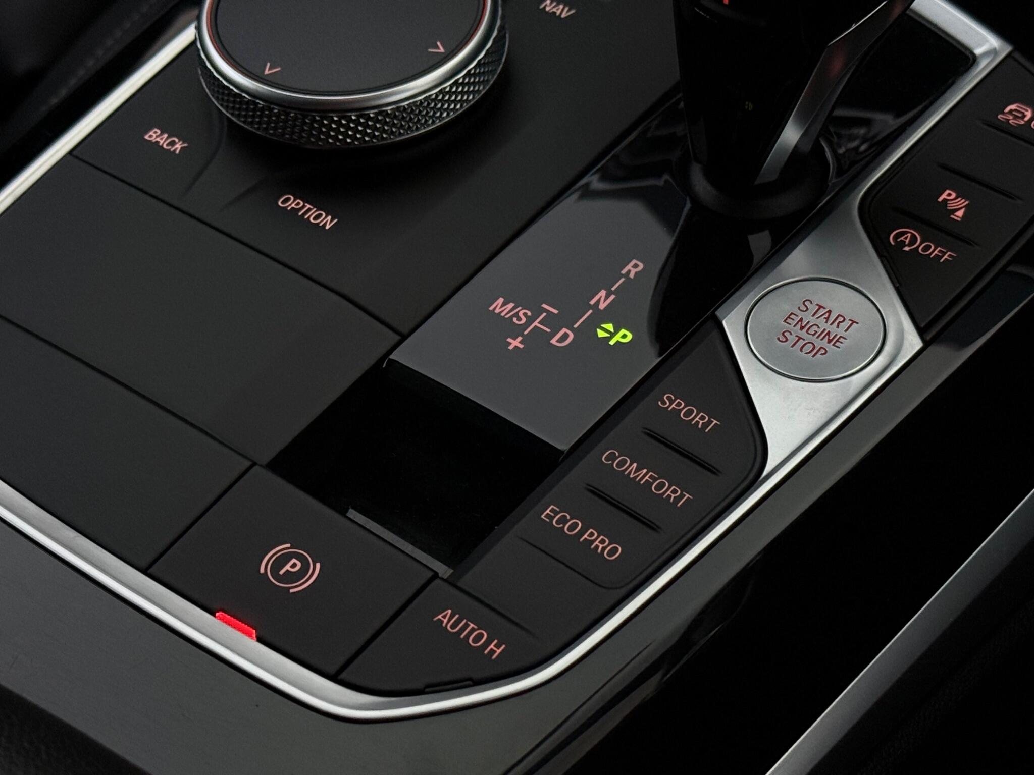 BMW 3 Series view 21