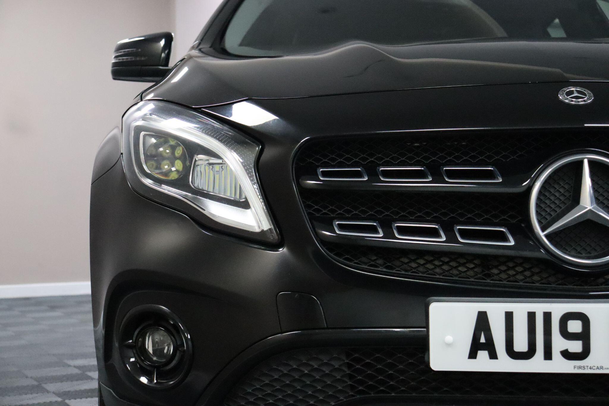 Mercedes-Benz Gla view 25
