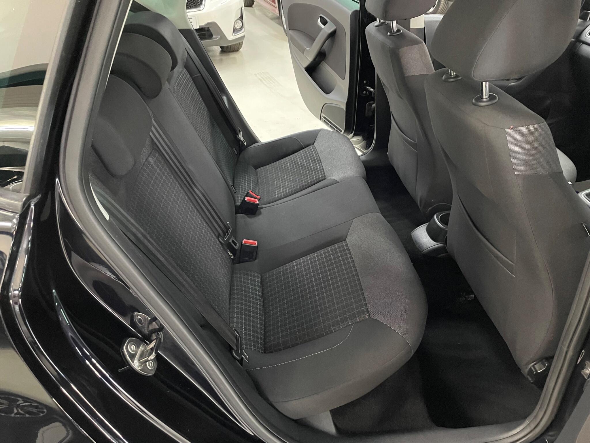 Volkswagen Polo view 14