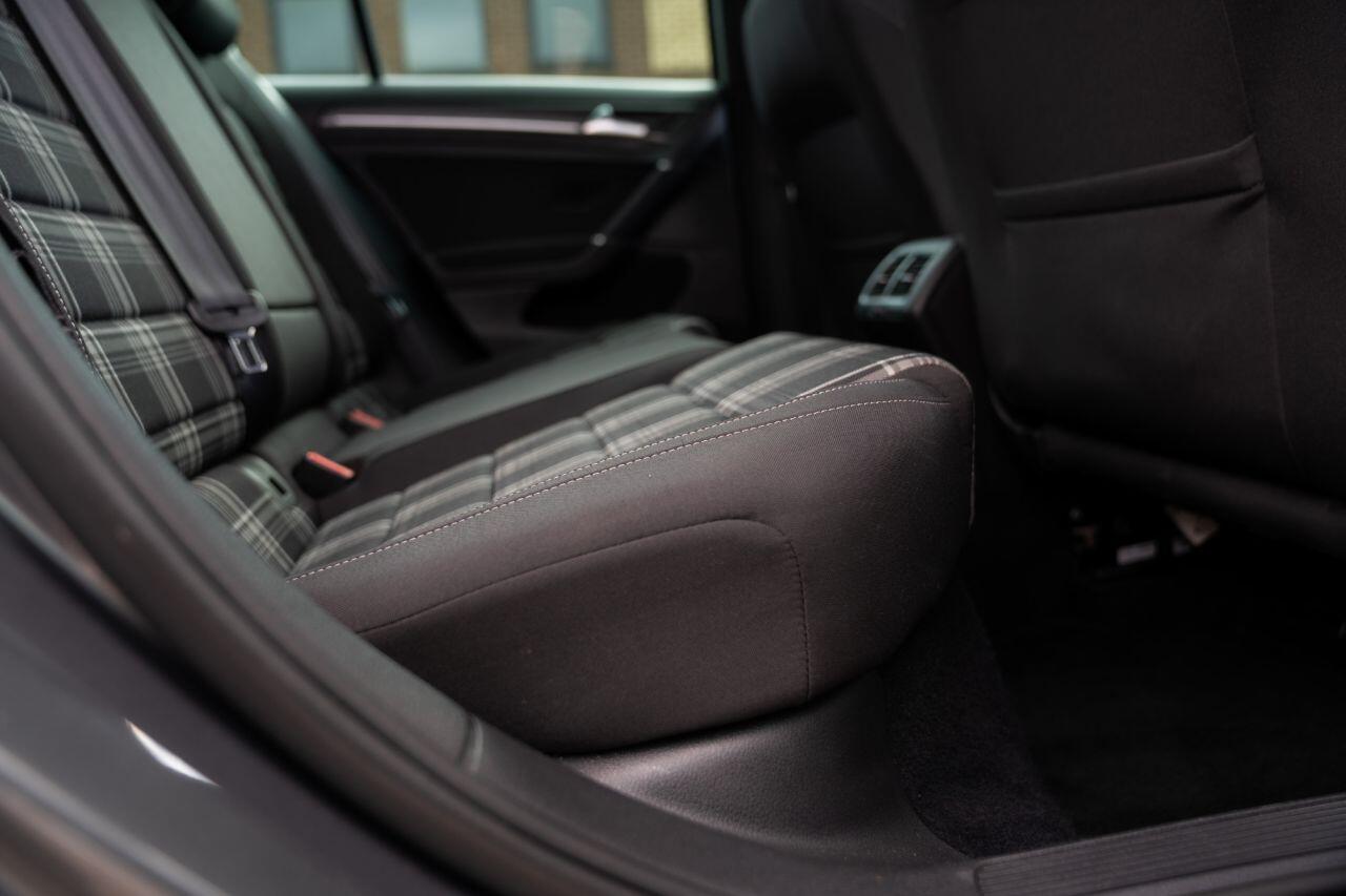 Volkswagen Golf view 45