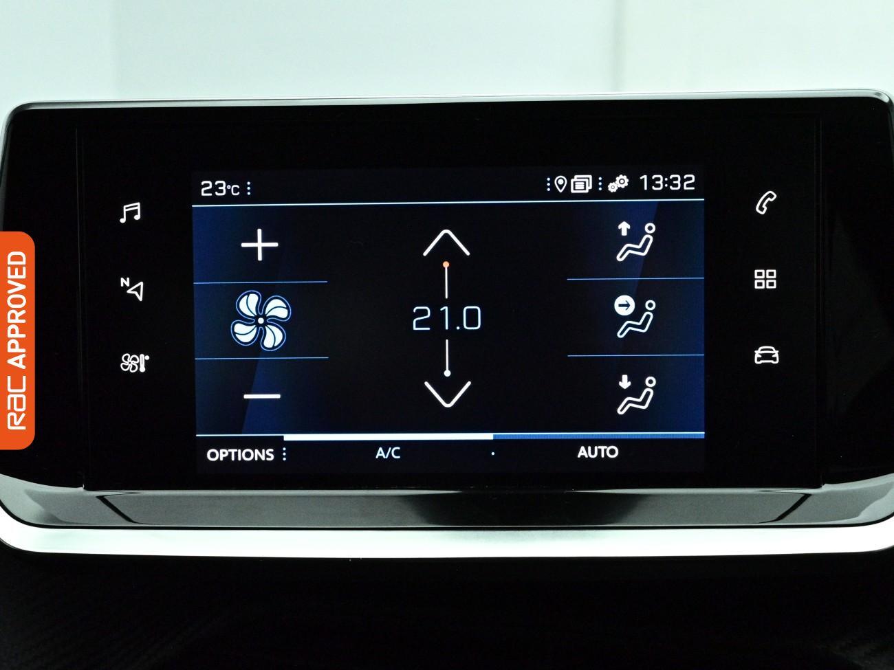 Peugeot 208 view 15