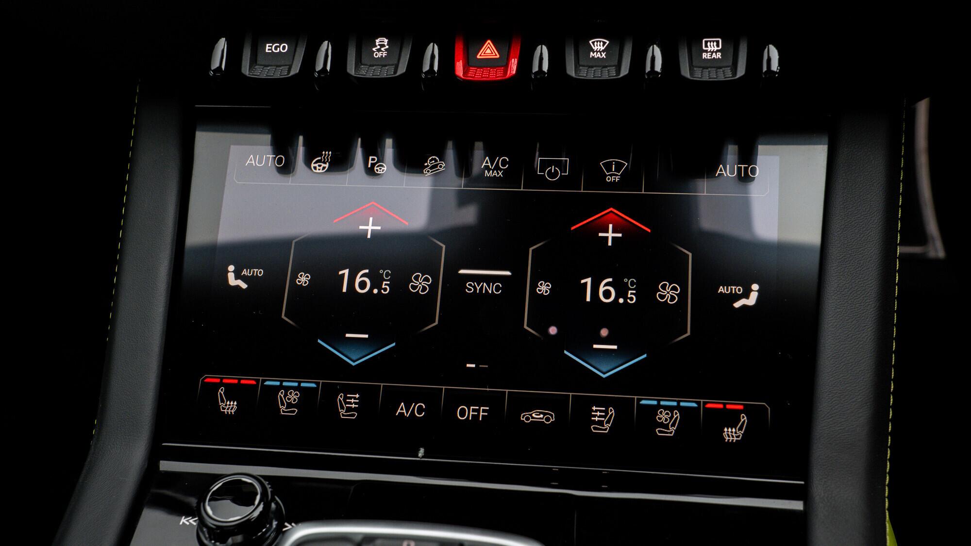 Lamborghini Urus view 52