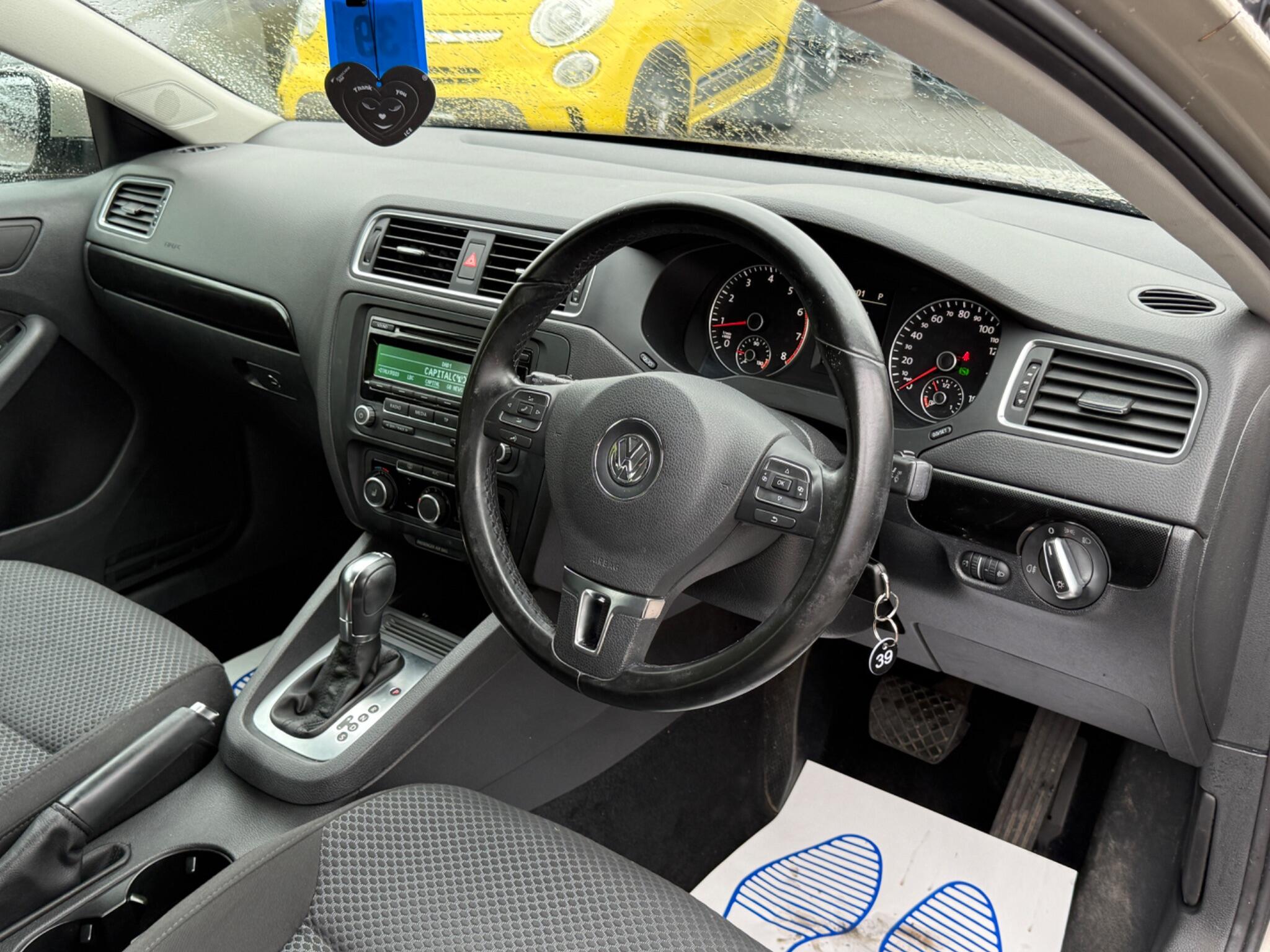 Volkswagen Jetta - Image 32