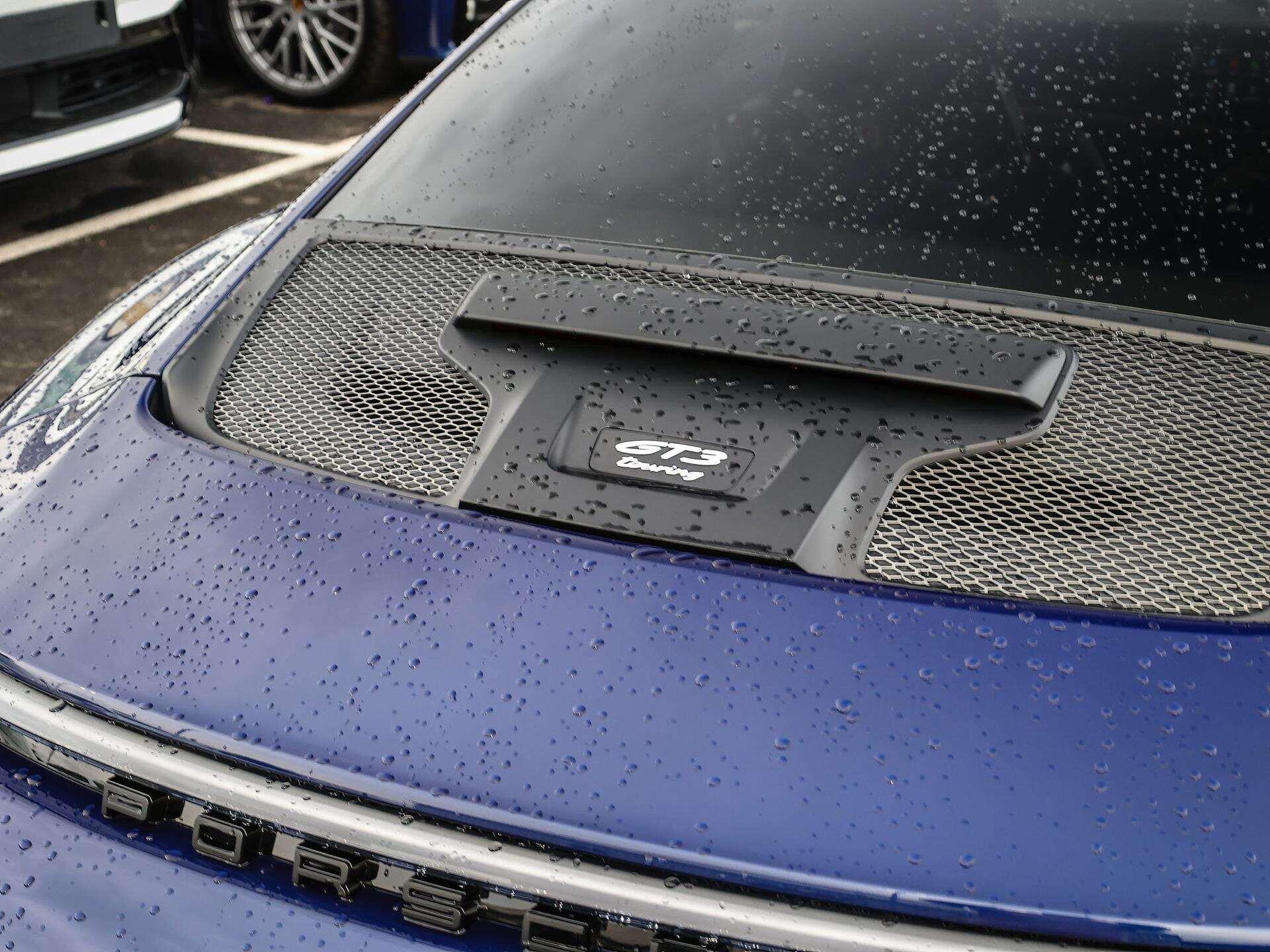Porsche 911 view 26