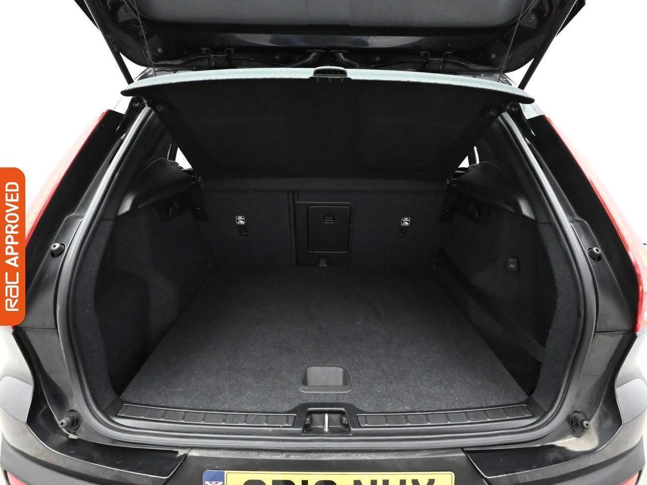 Volvo XC40 view 25