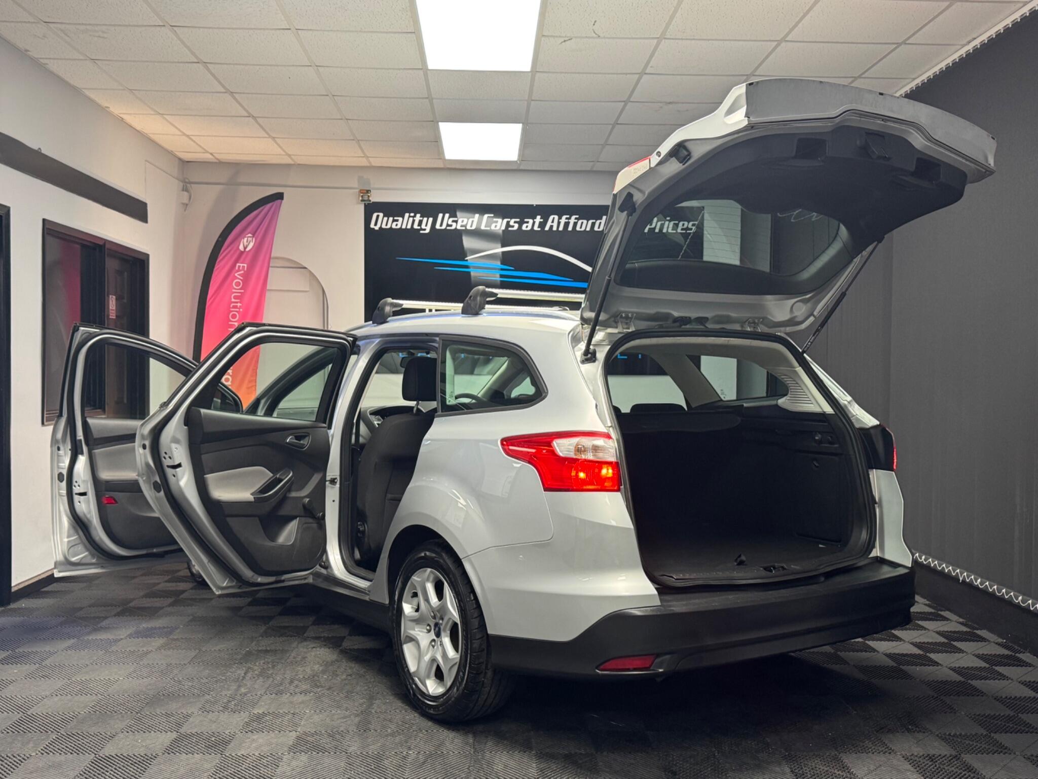 2014 Ford Focus 1.6 TDCi Edge Euro 5 (s/s) 5dr • 59,000 miles image 9