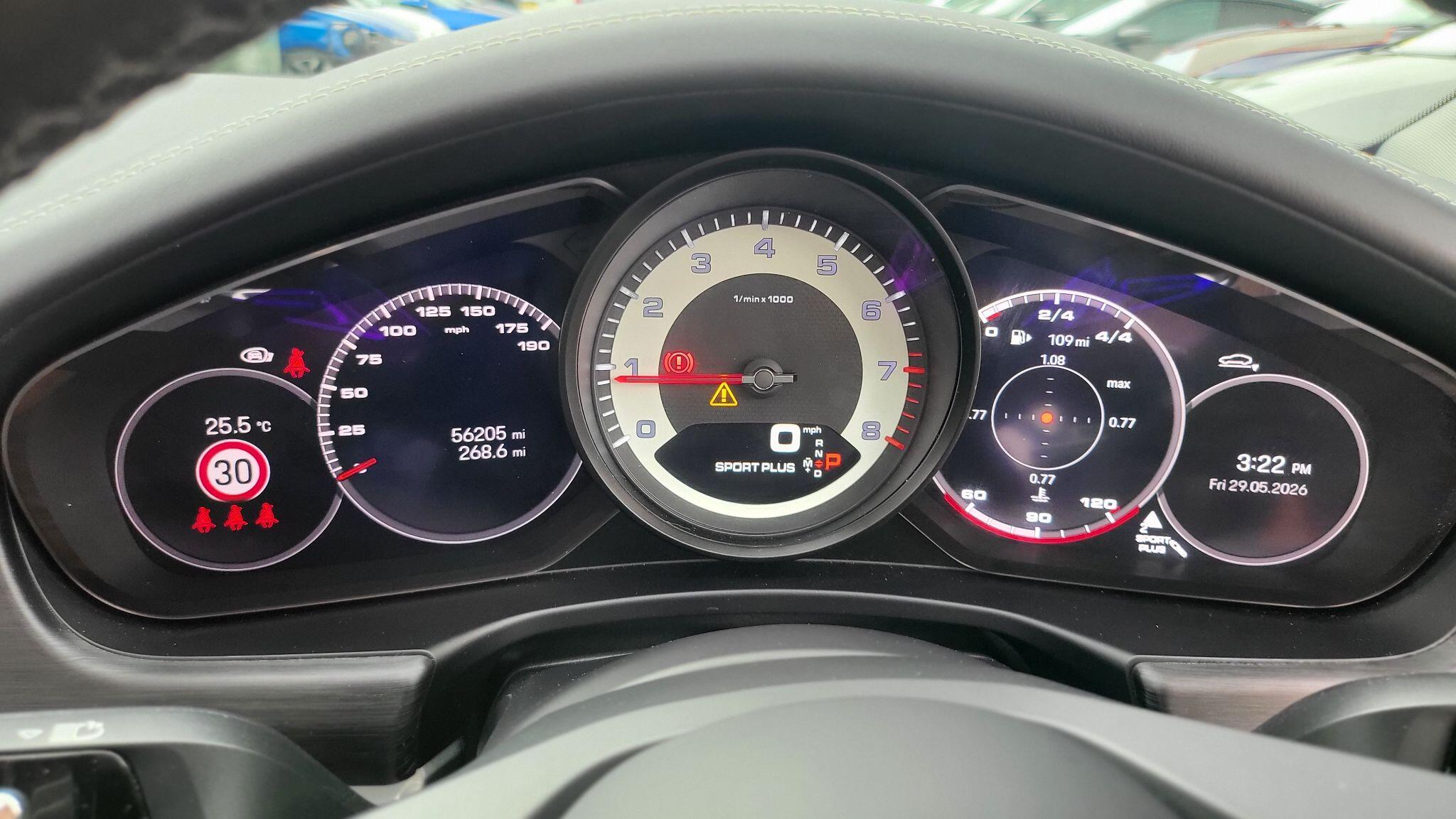 Porsche Panamera view 35