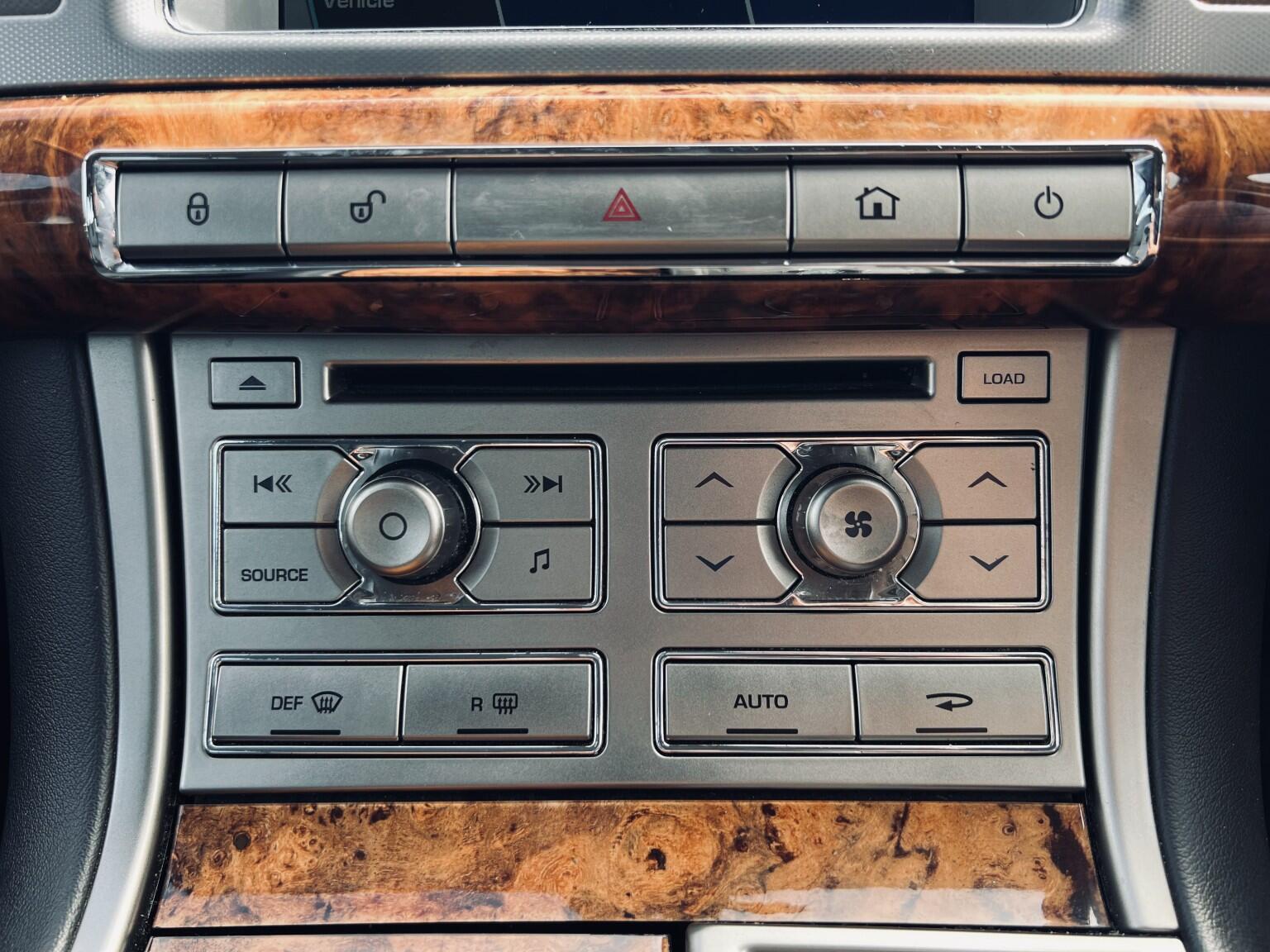 Jaguar XF view 23