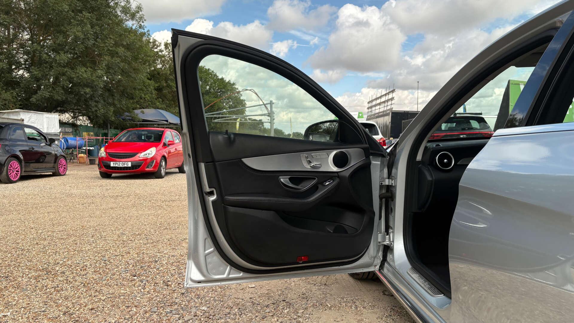 Mercedes-Benz C-Class view 46