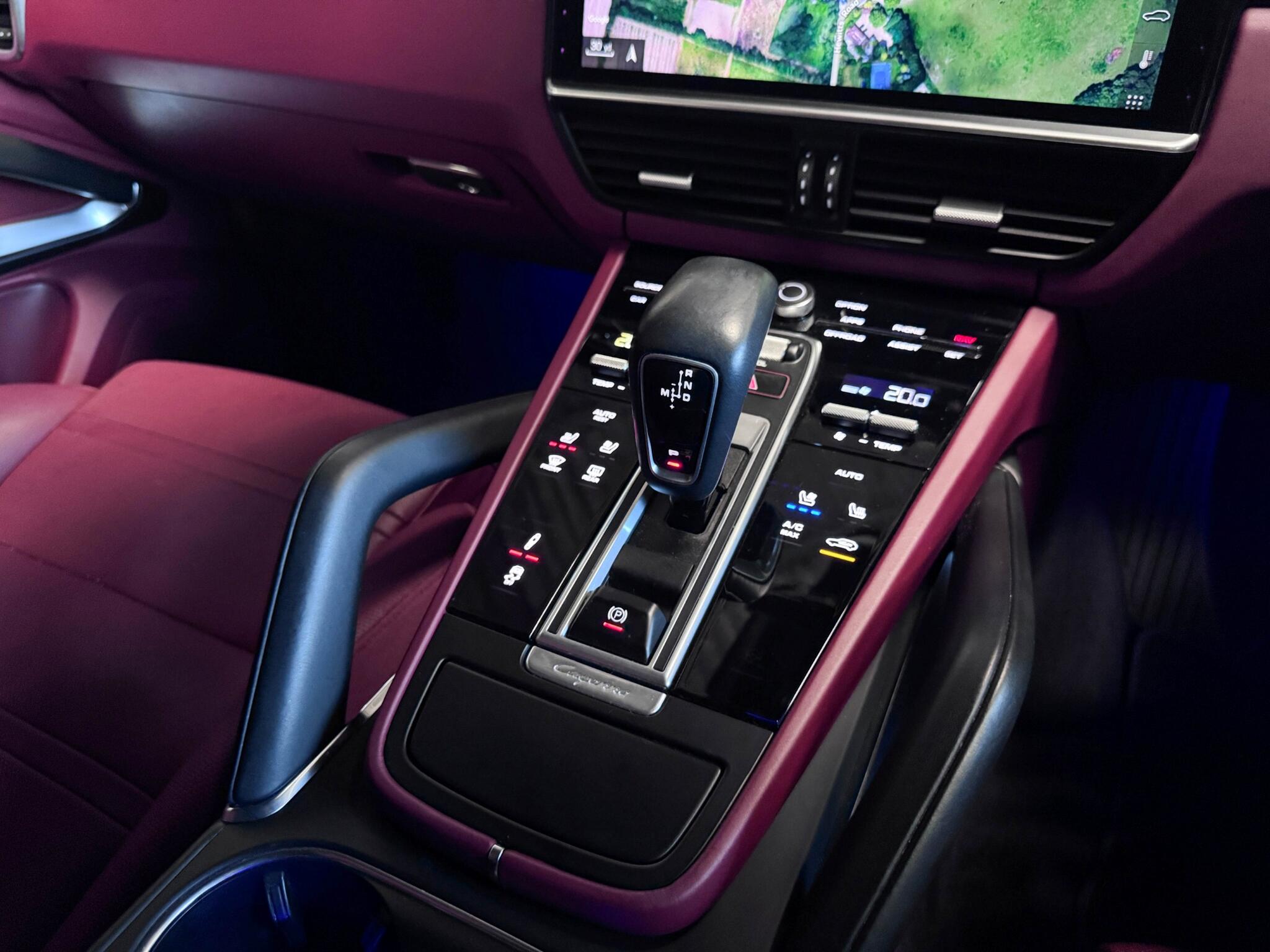 Porsche Cayenne view 39