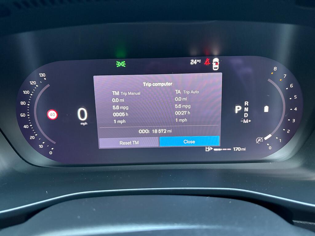 Volvo XC40 view 16