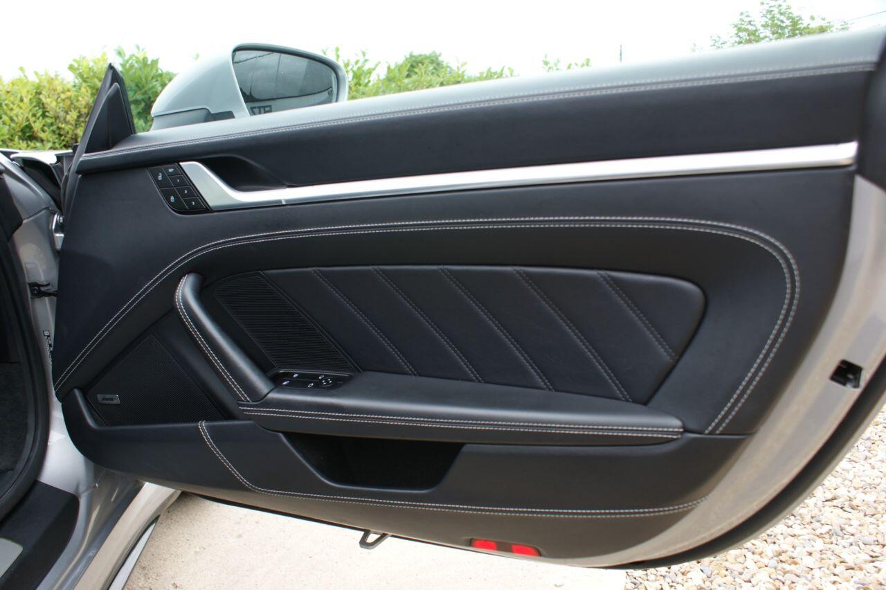 Porsche 911 view 59