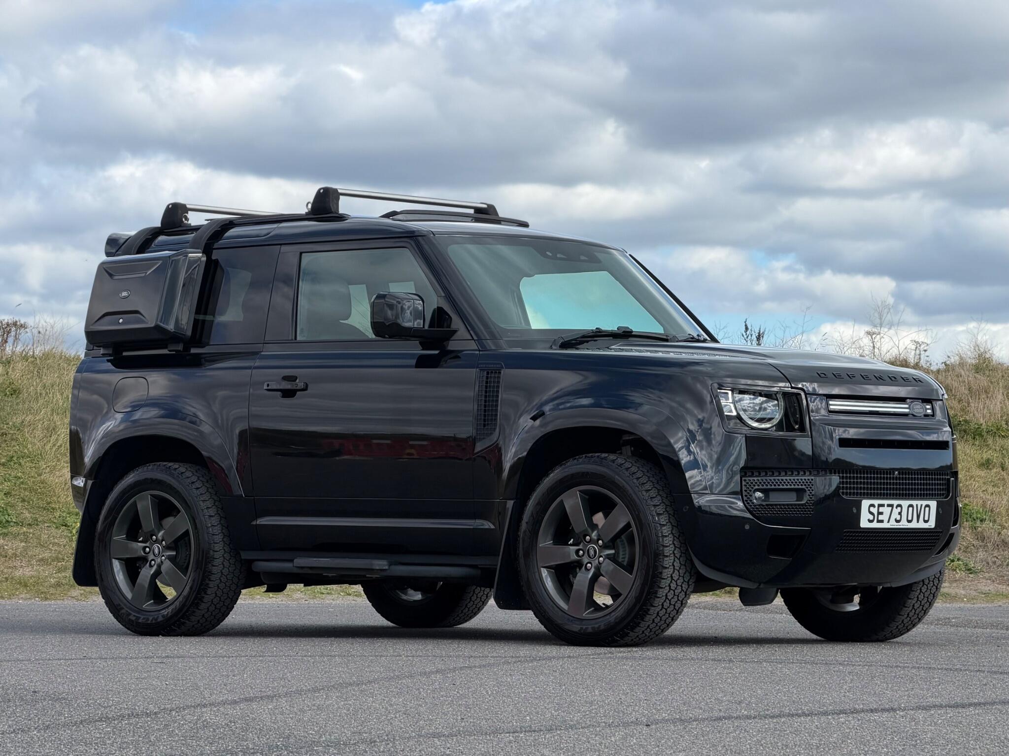 Land Rover Defender view 35