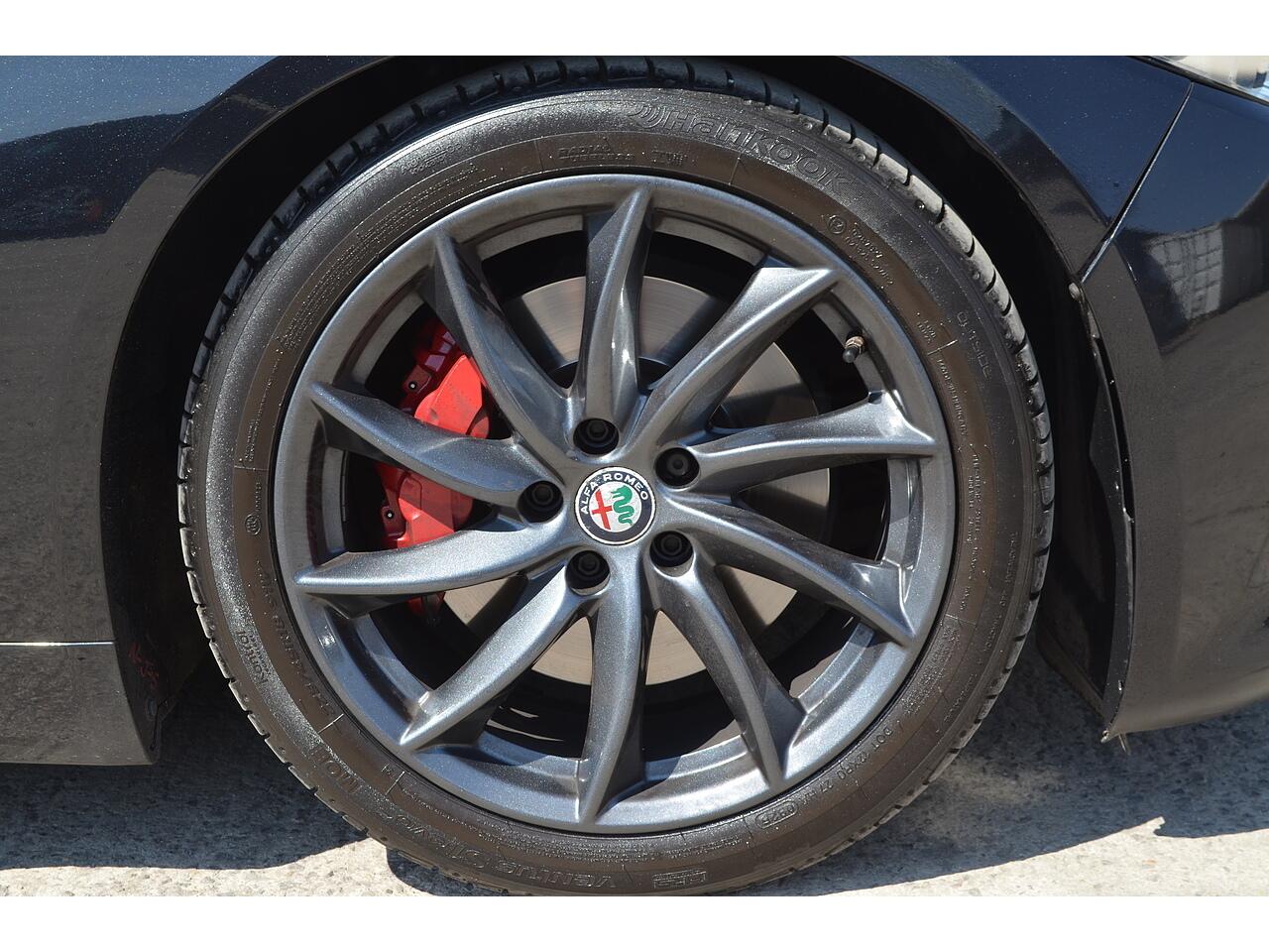 Alfa Romeo Giulia view 56