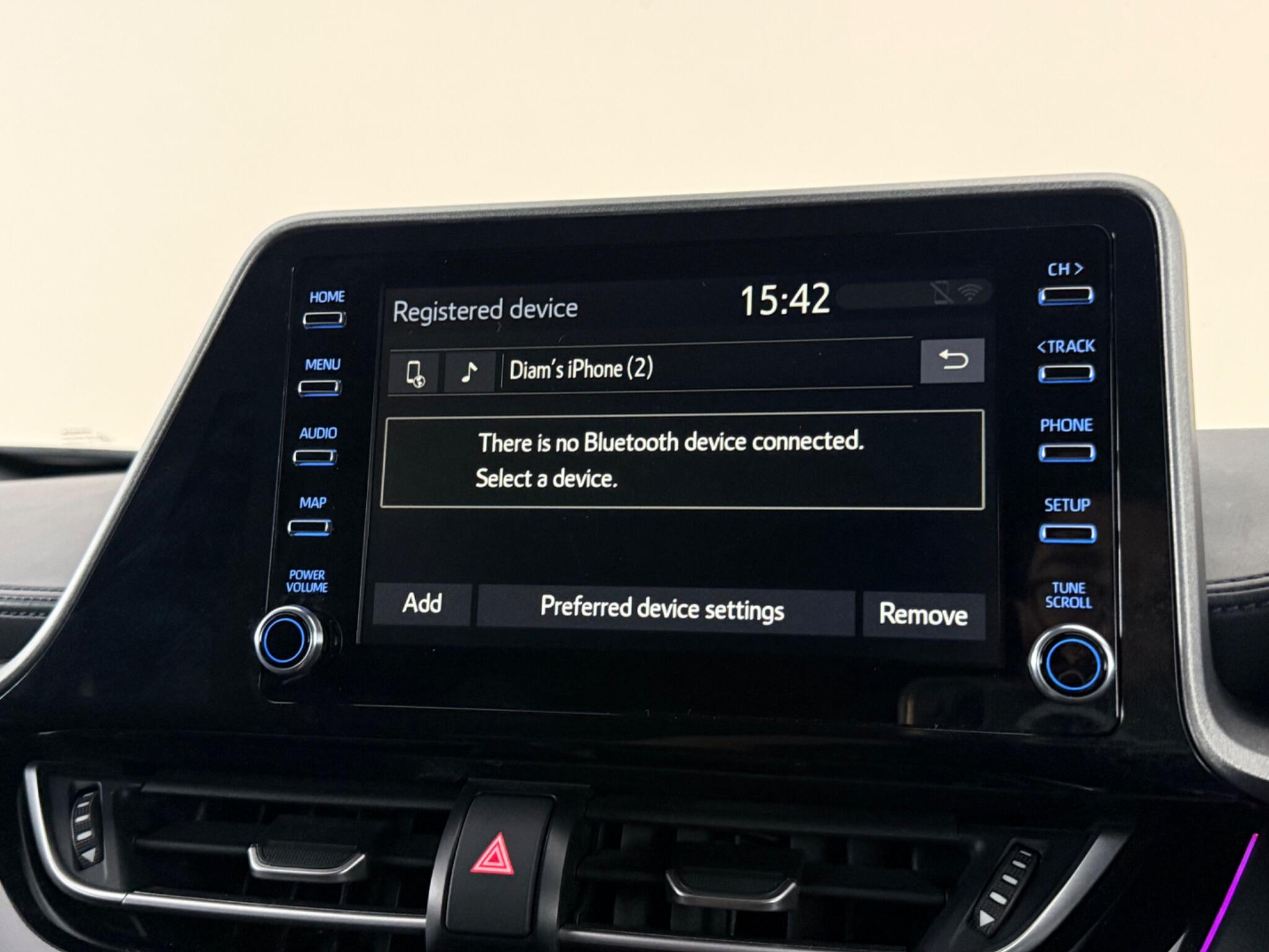 Toyota C-HR view 25