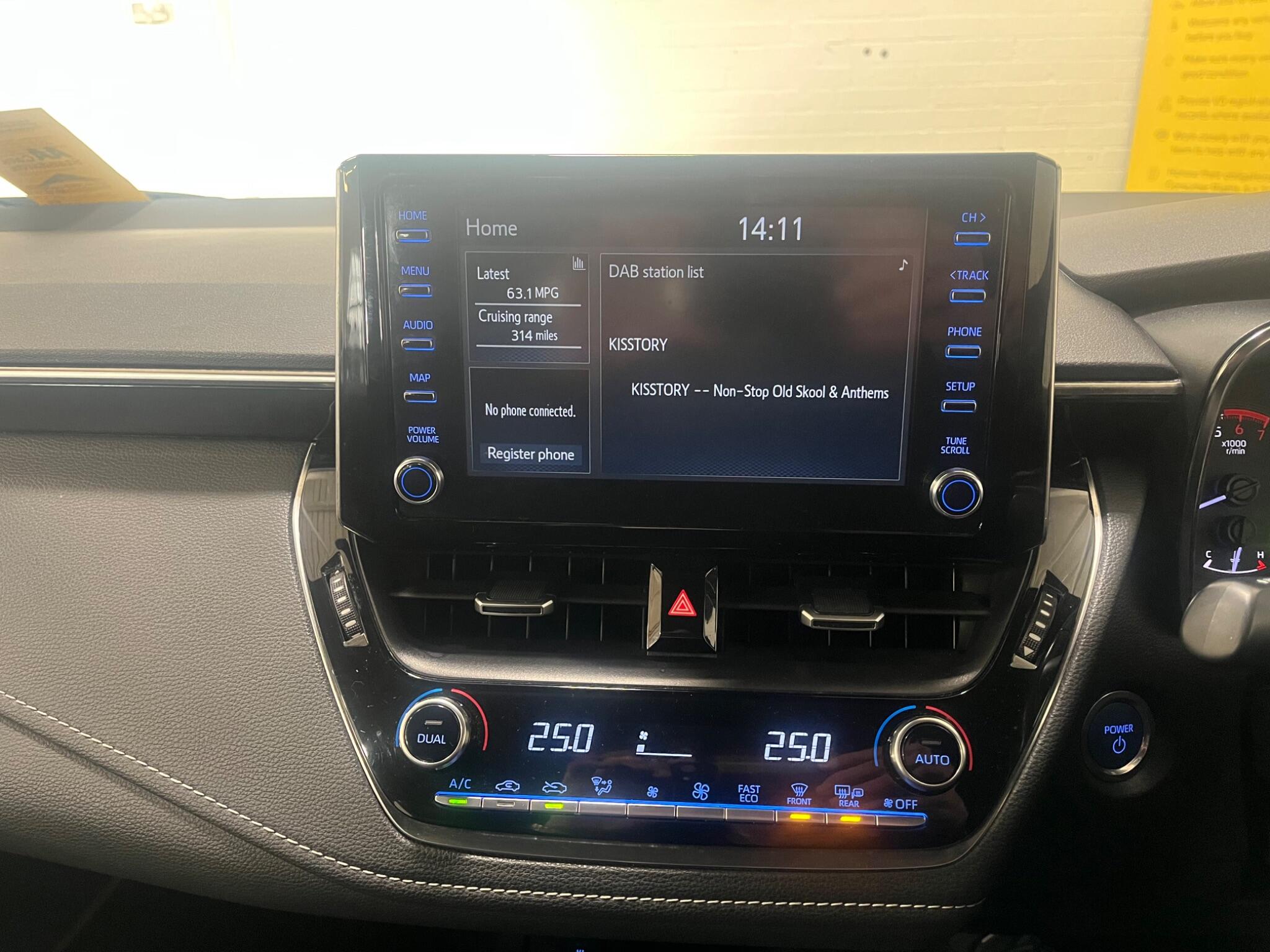 2020 Toyota Corolla 1.8 VVT-h Icon CVT Euro 6 (s/s) 5dr • 57,988 miles image 25