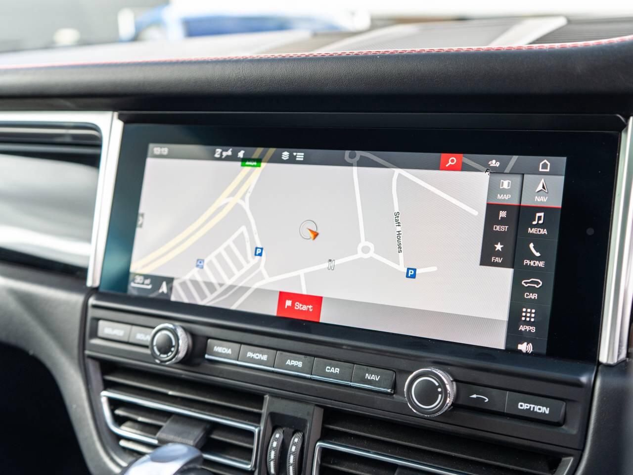 Porsche Macan view 37