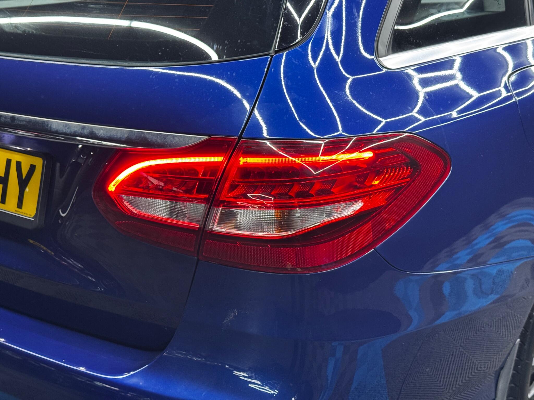Mercedes-Benz C-Class view 42
