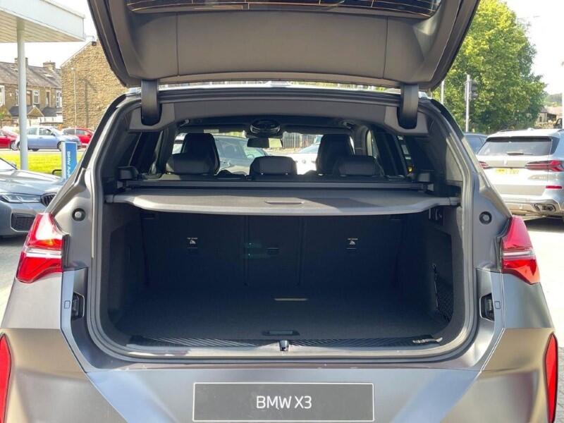 BMW X3 view 13
