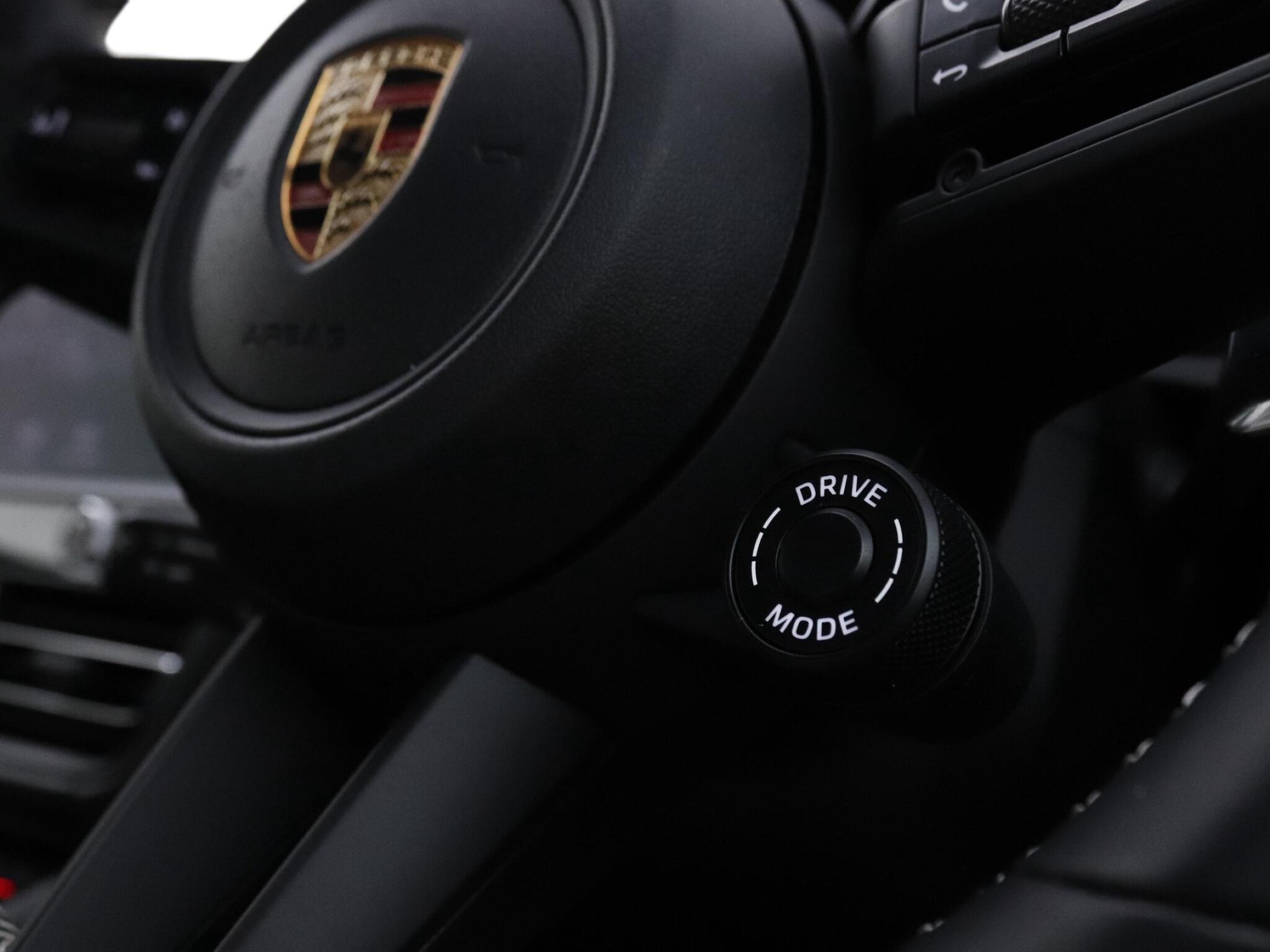Porsche Macan view 9