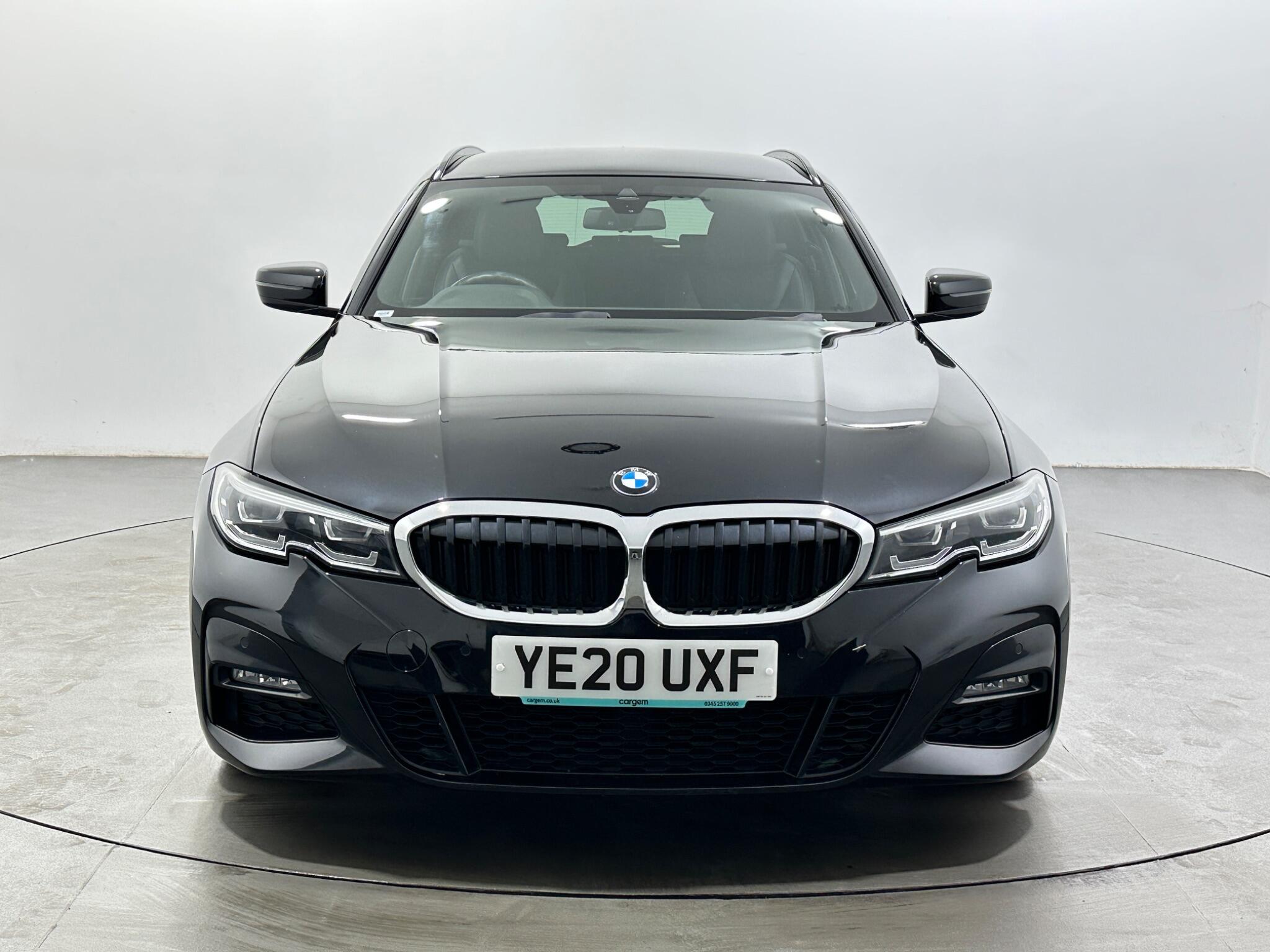 BMW 3 Series view 3