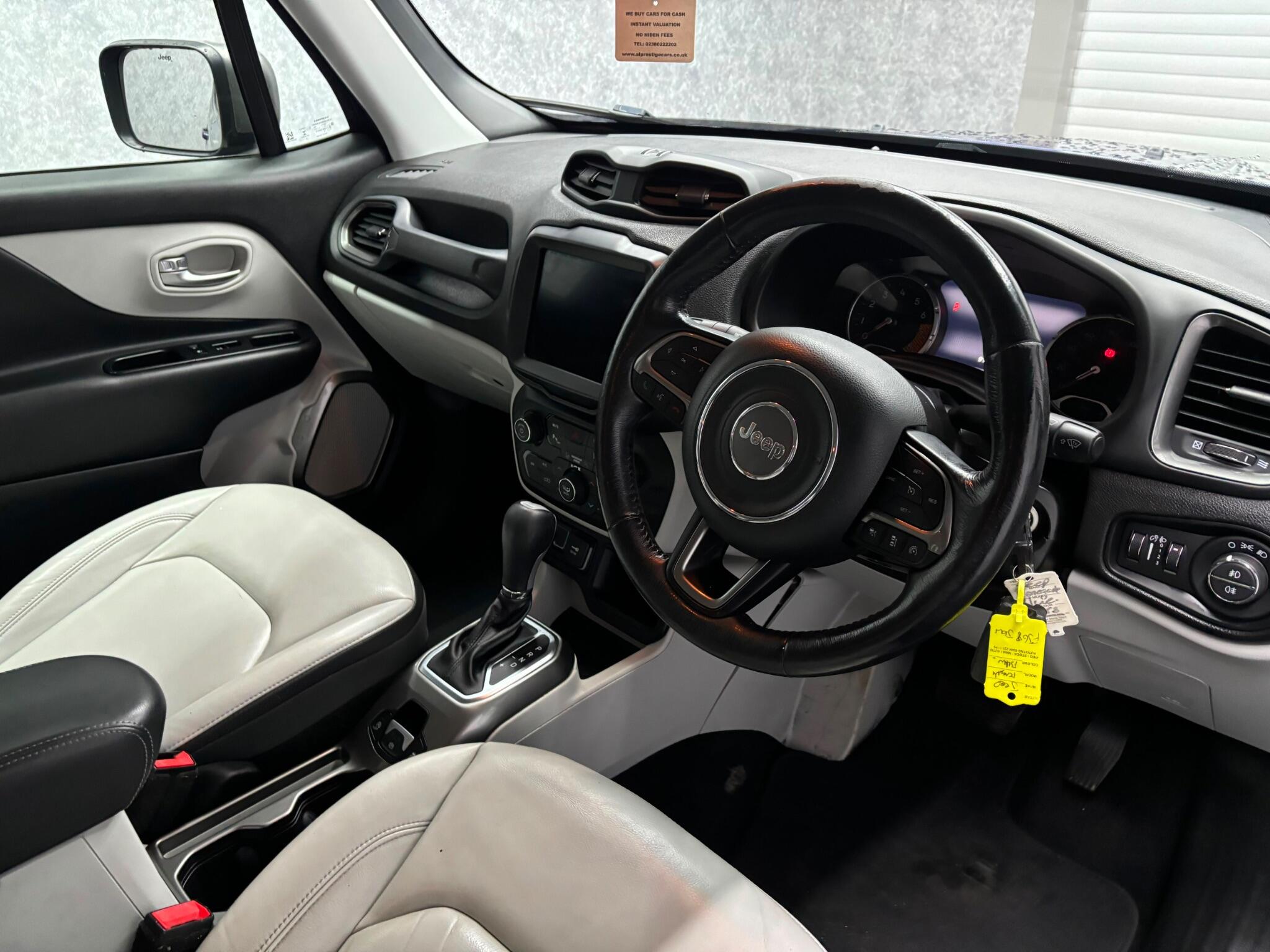 Jeep Renegade view 2