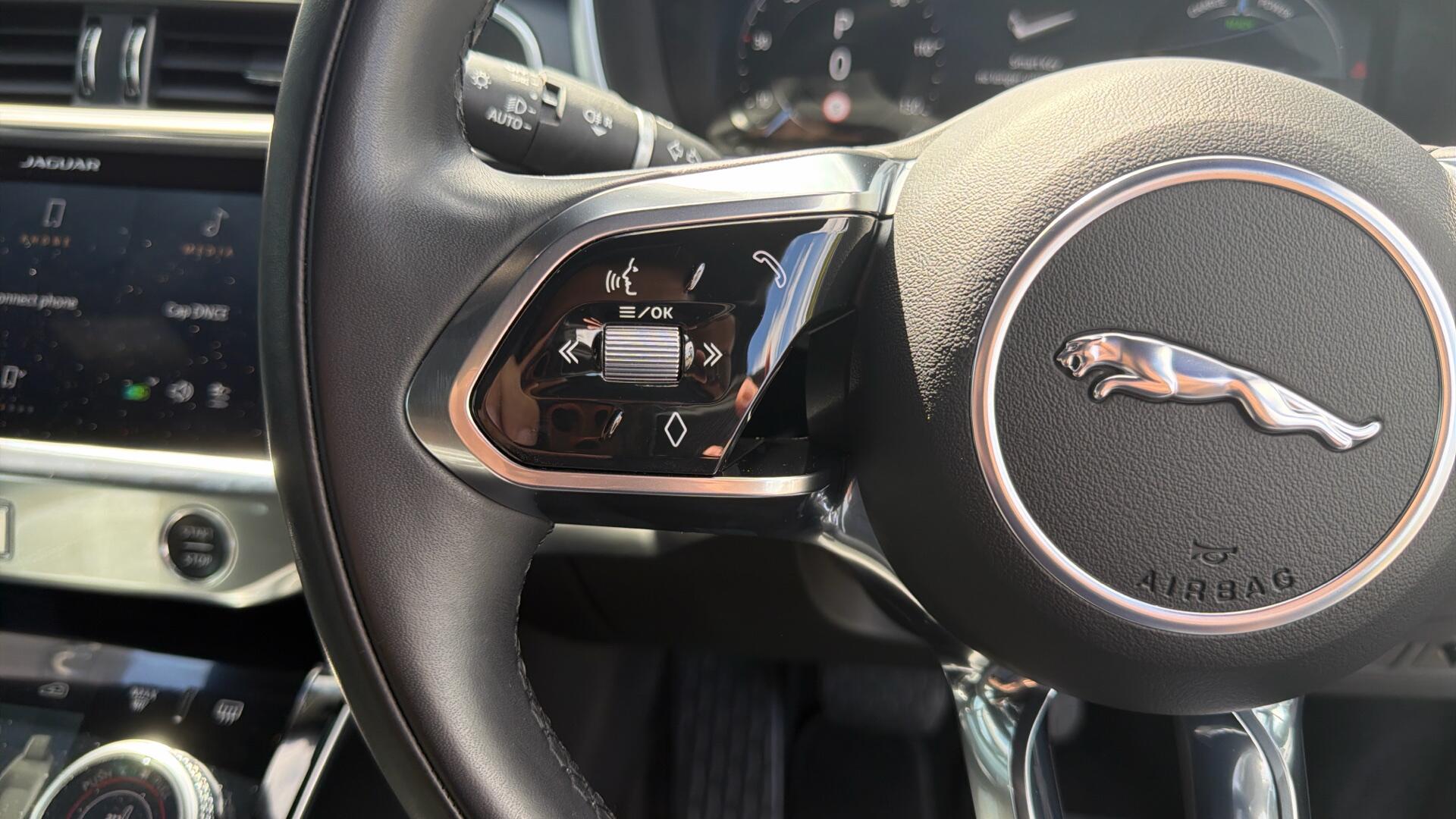 Jaguar I-Pace view 35