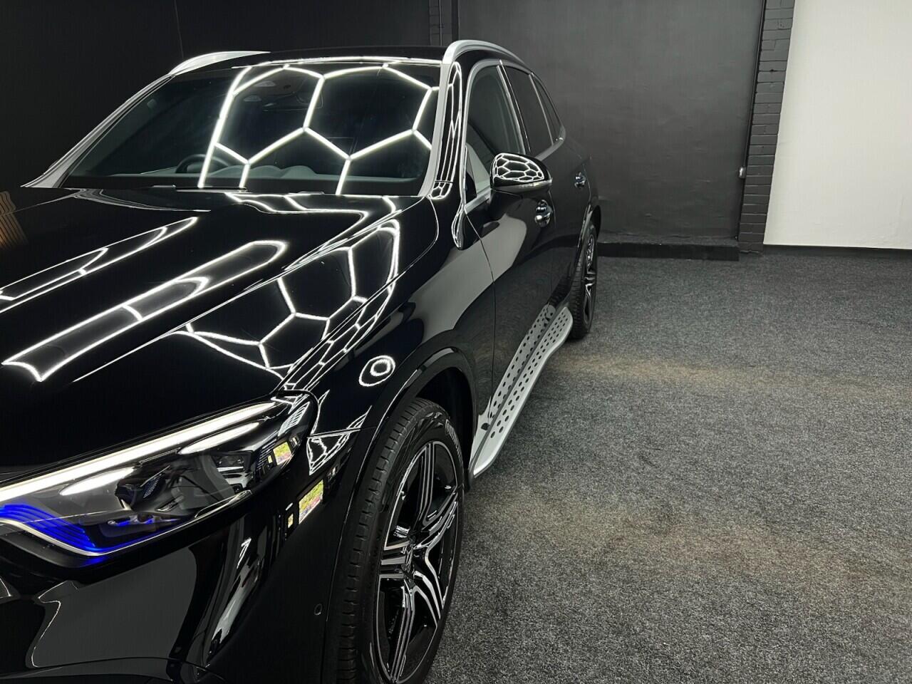 Mercedes-Benz GLC view 23