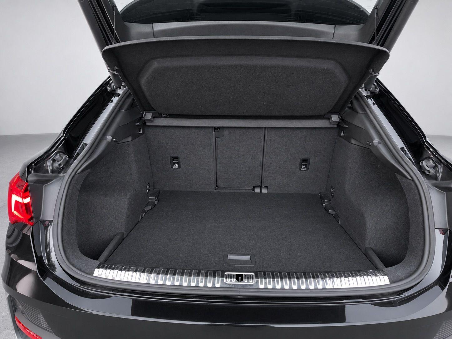 Audi Q3 view 40
