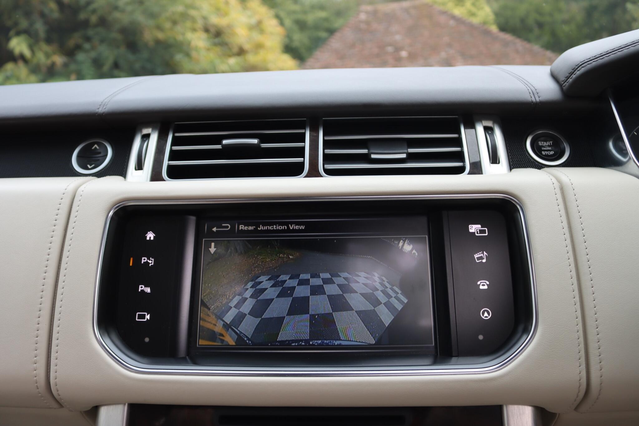 Land Rover Range Rover view 71