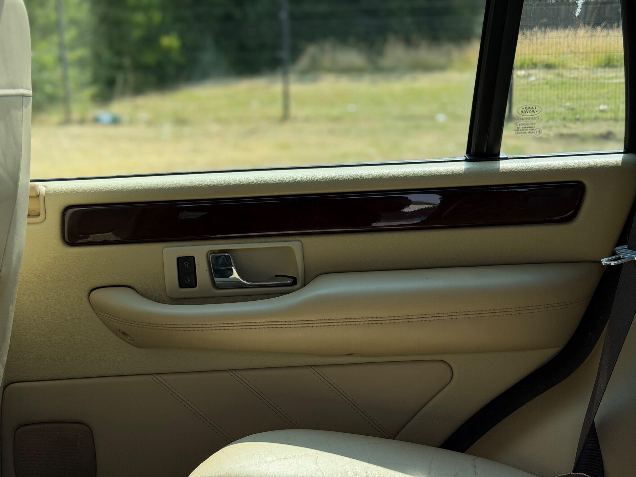 Land Rover Range Rover view 23