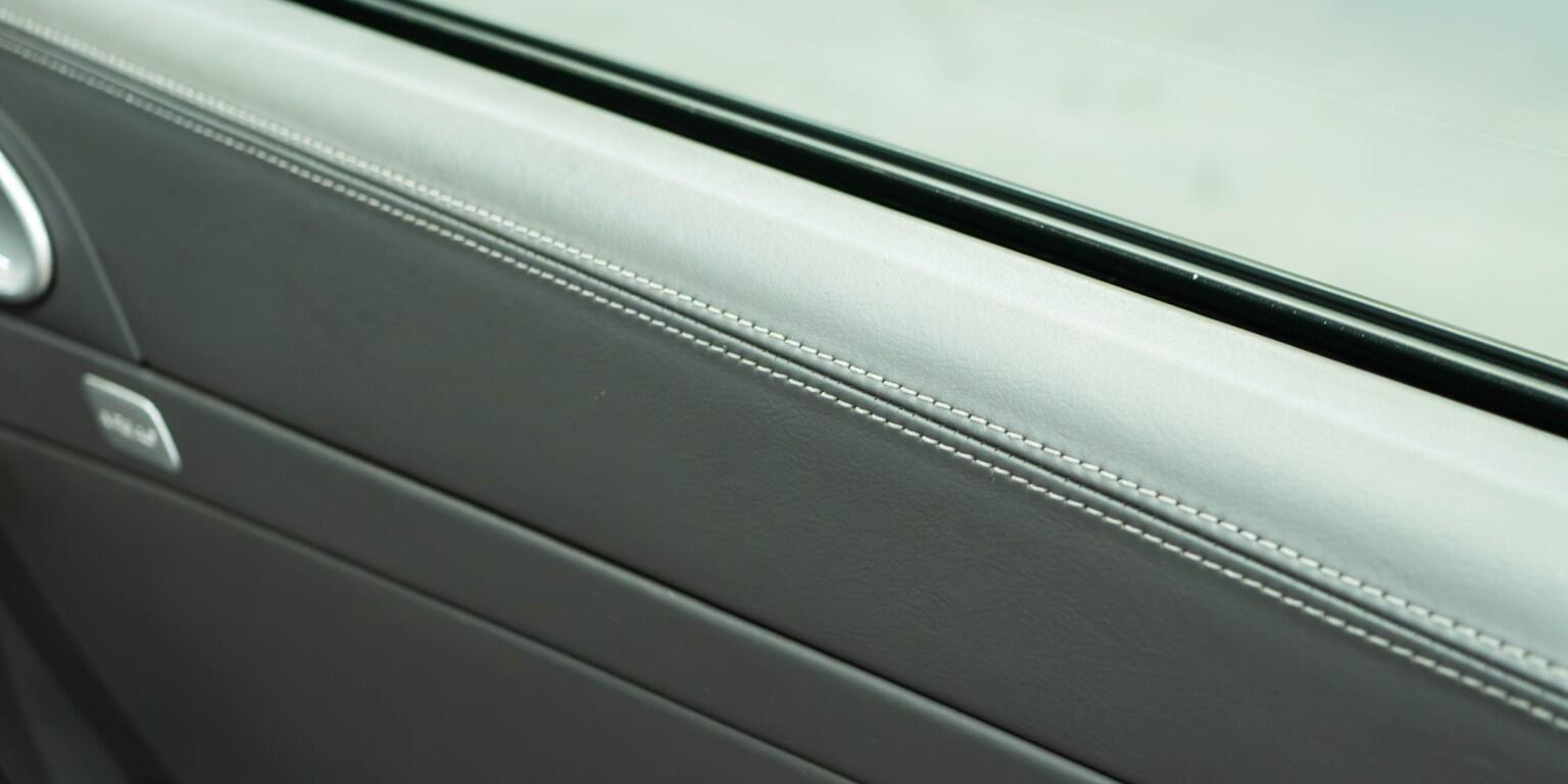 Porsche 911 view 25