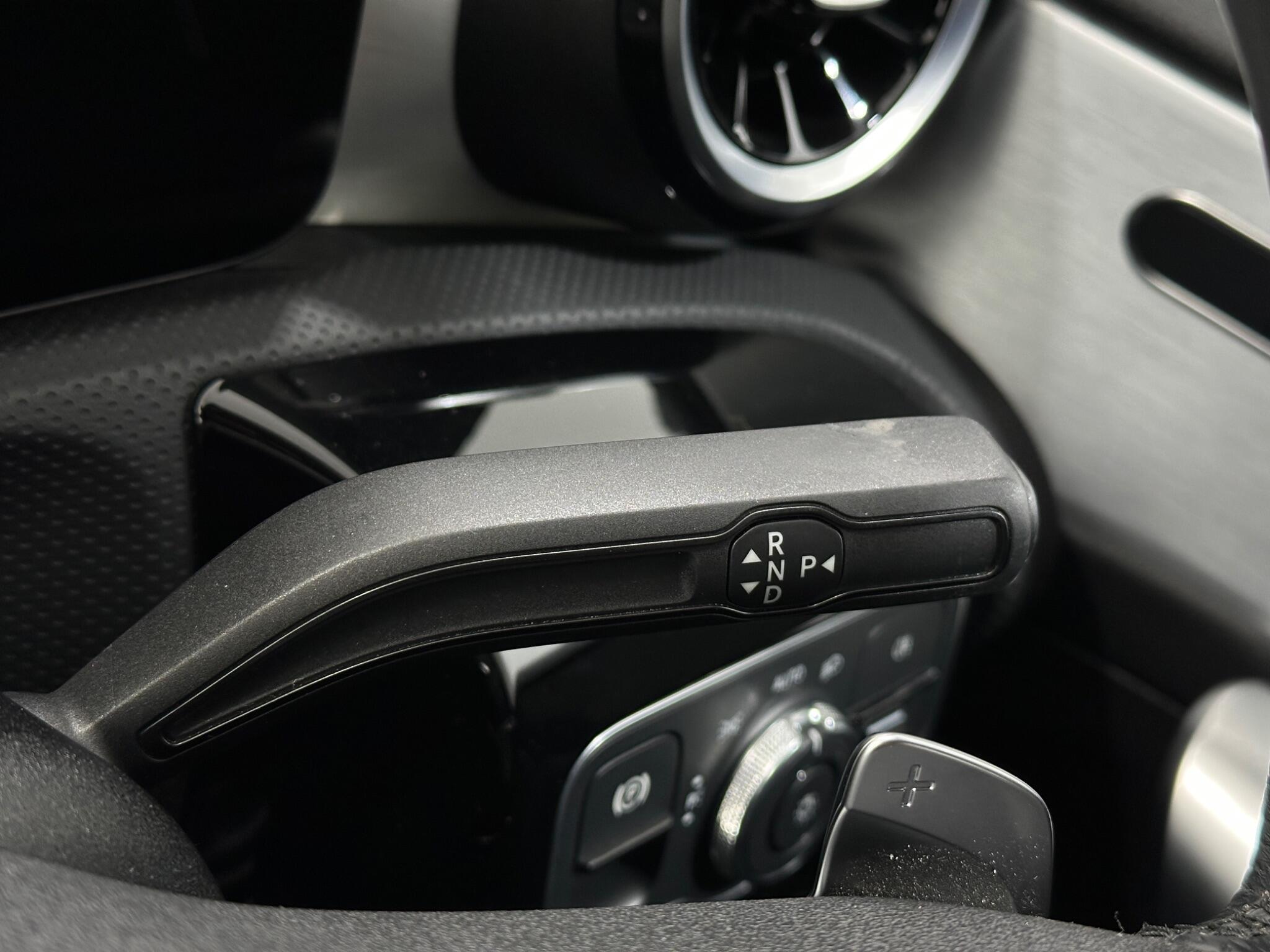 Mercedes-Benz Mercedes-Benz CLA view 17