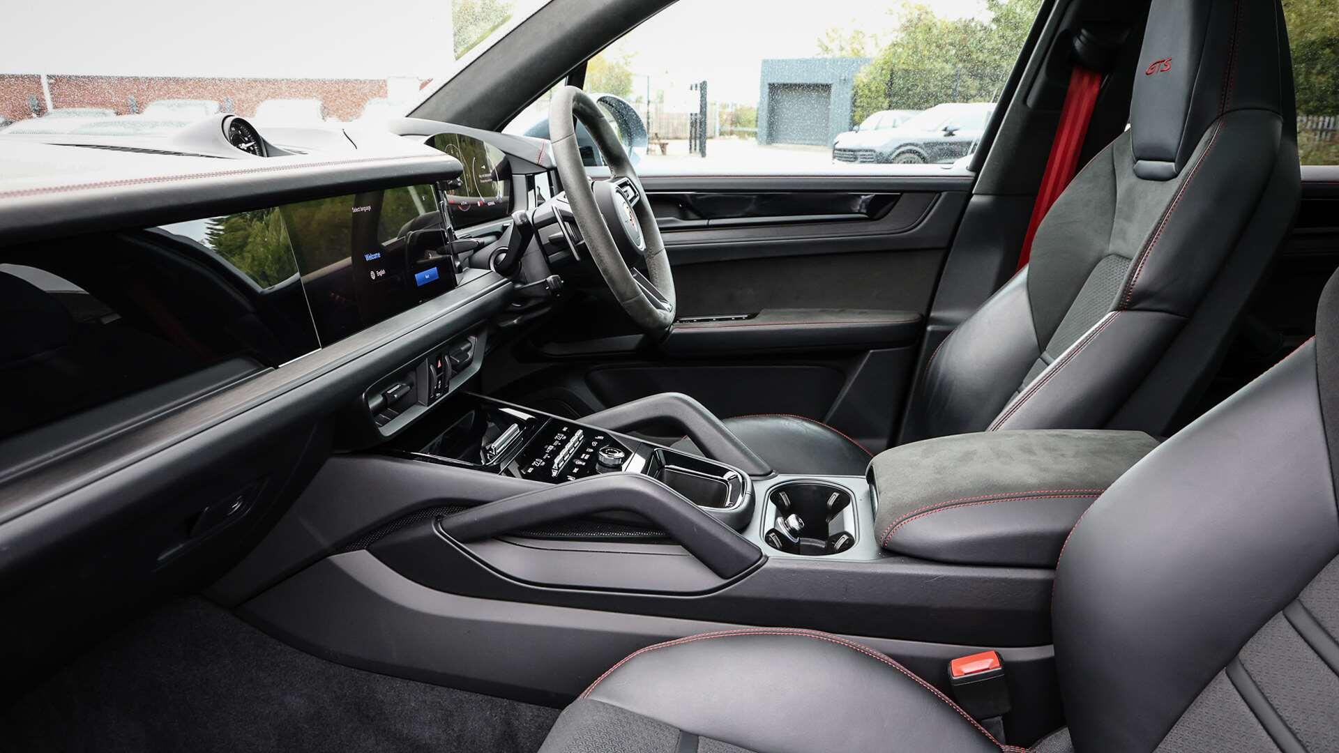 Porsche Cayenne view 11