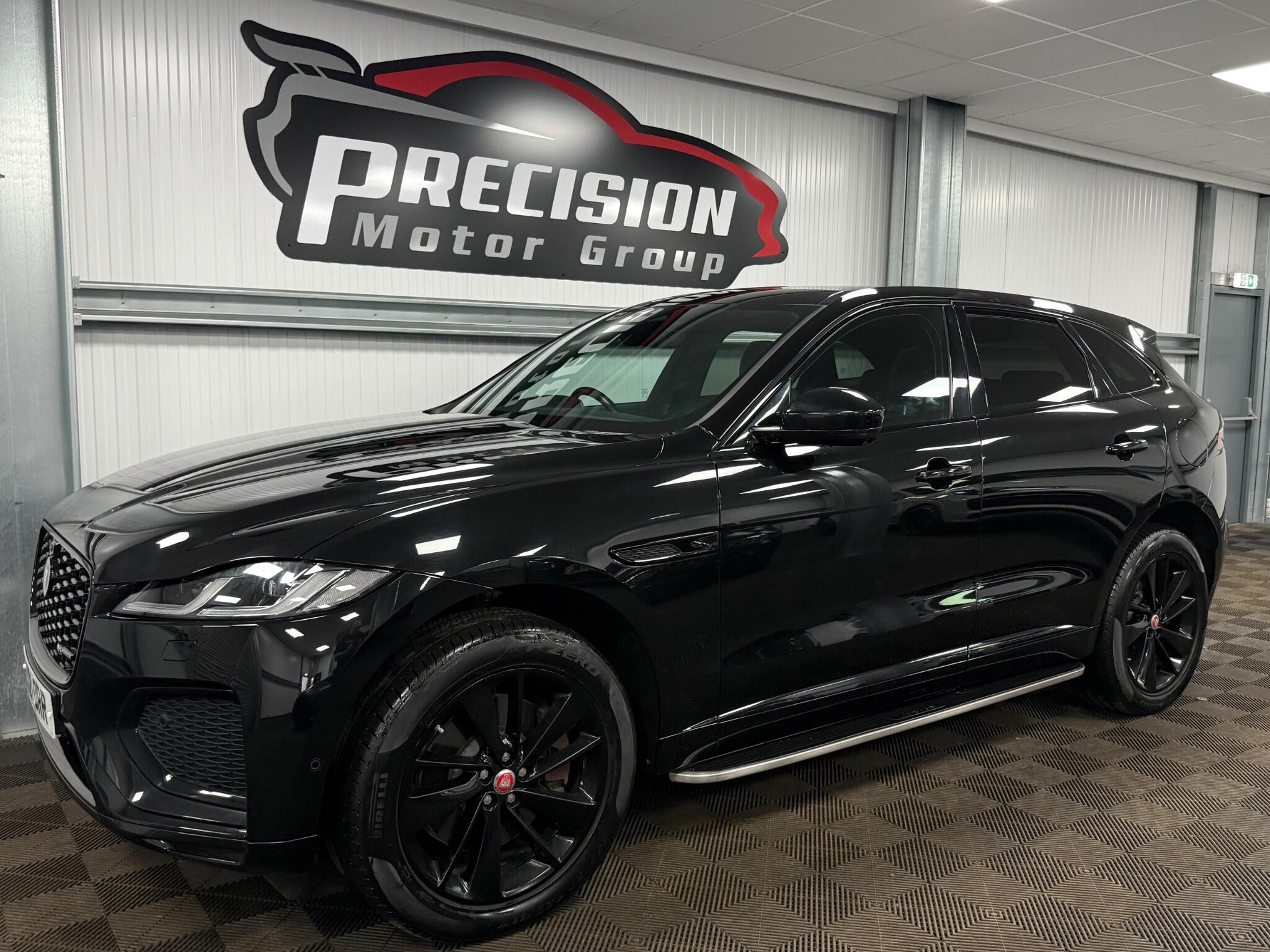 Jaguar F-Pace view 8