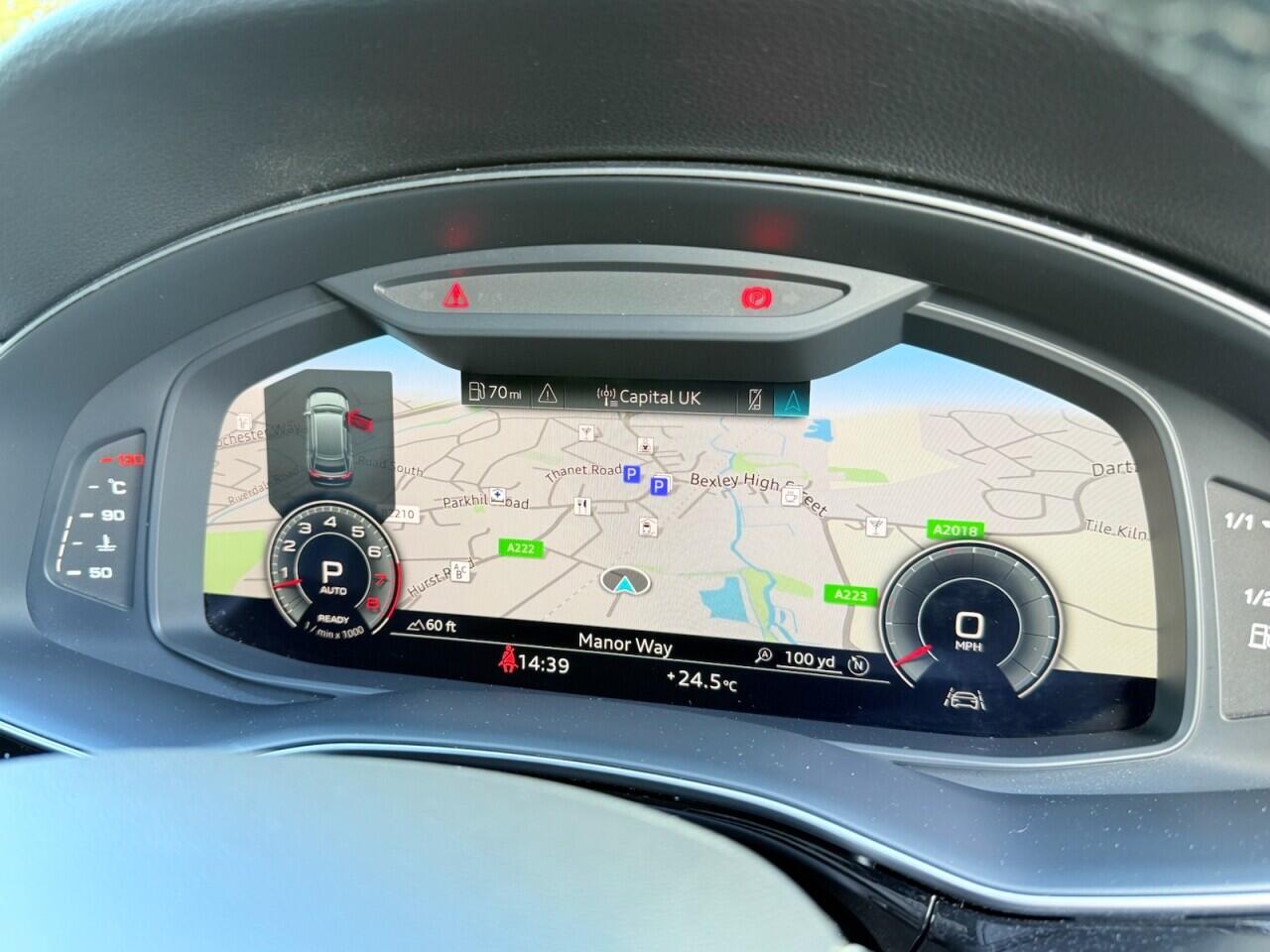 Audi Q8 view 18
