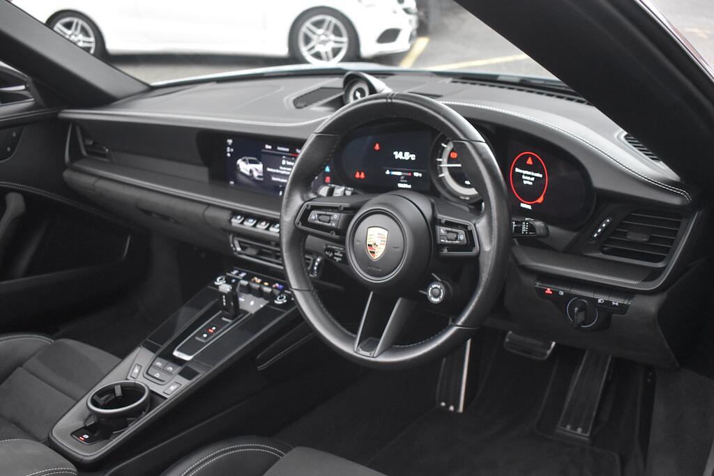 Porsche 911 view 42
