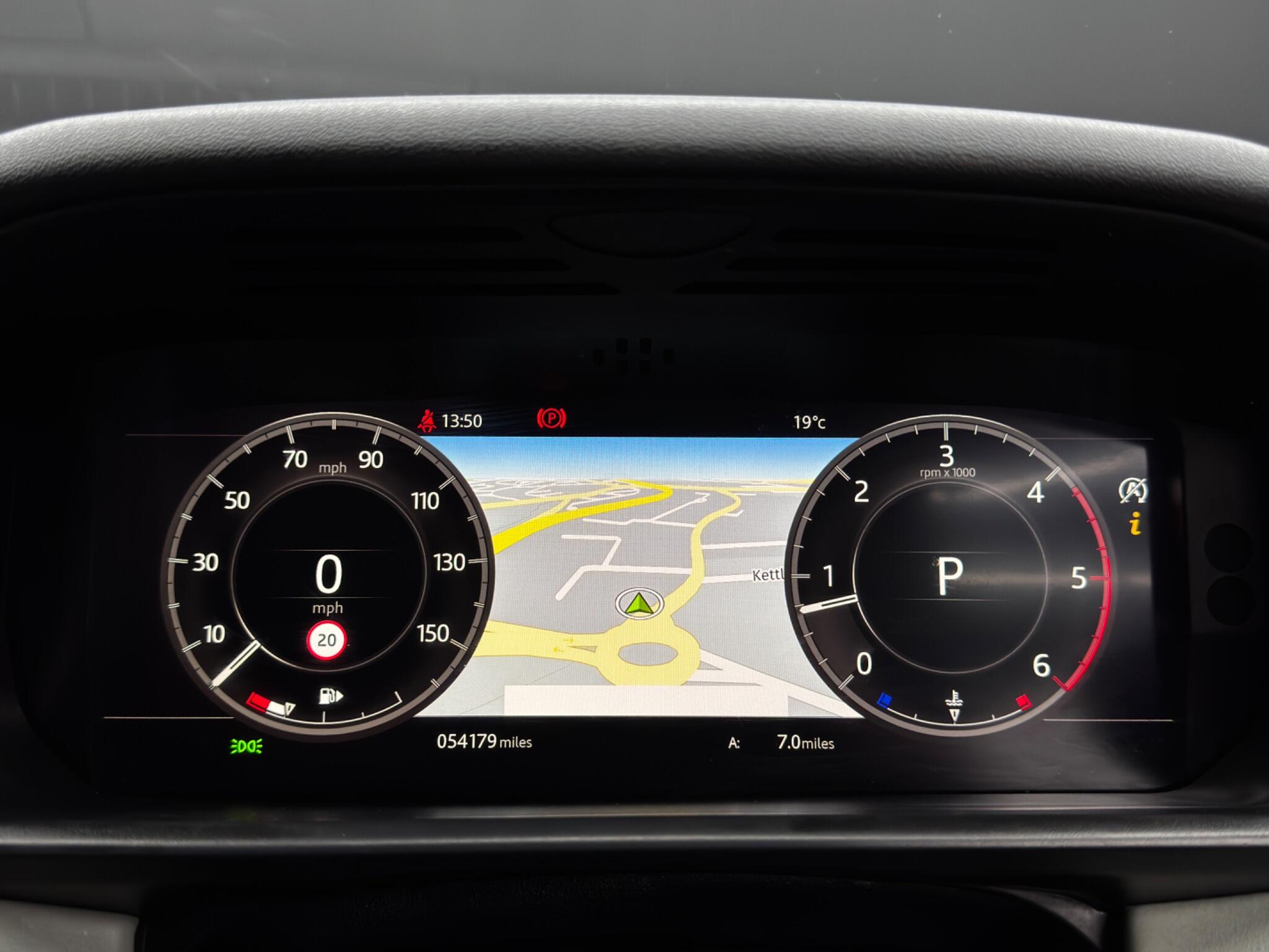Land Rover Discovery view 23