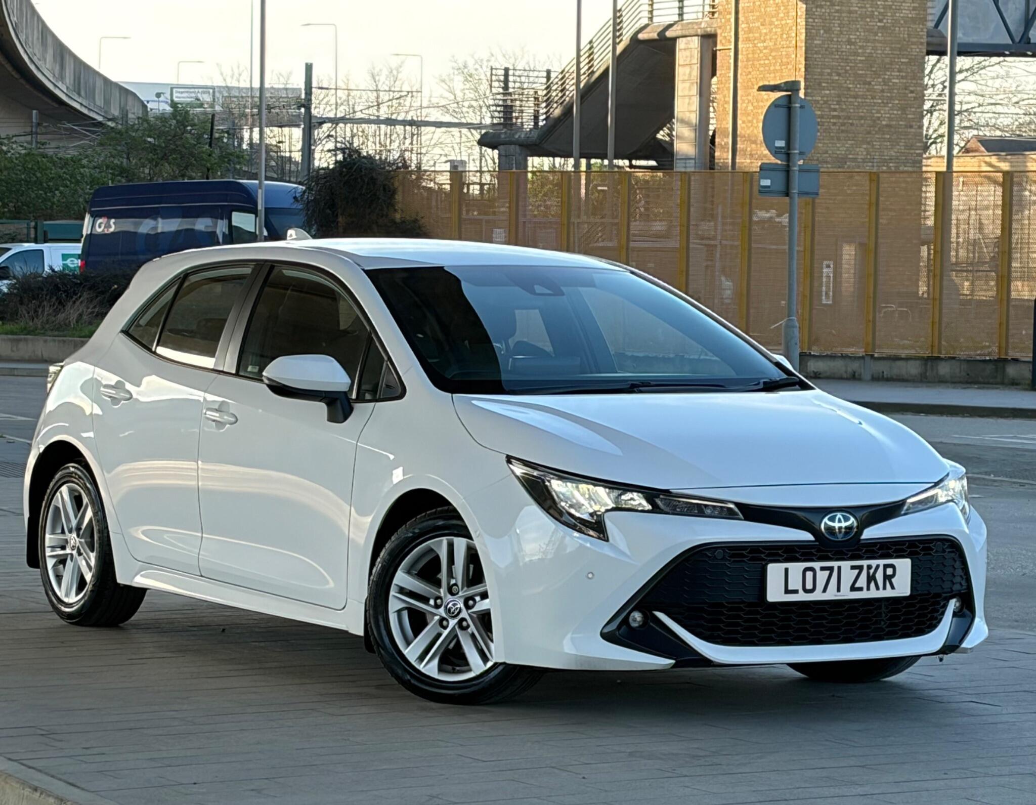 2022 Toyota Corolla 1.8 VVT-i Icon Tech (TRK) Hatchback 5d