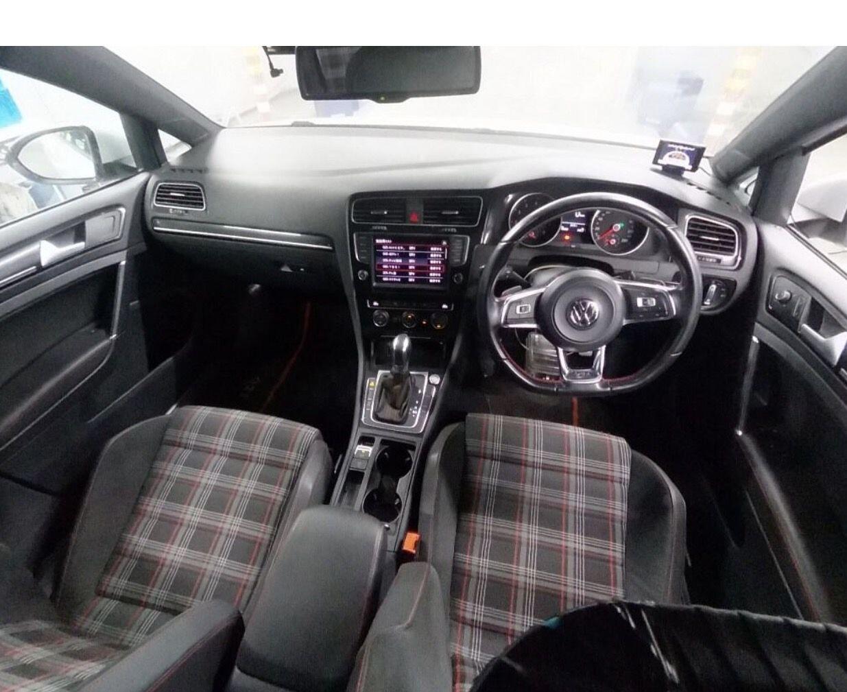 Volkswagen Golf view 5