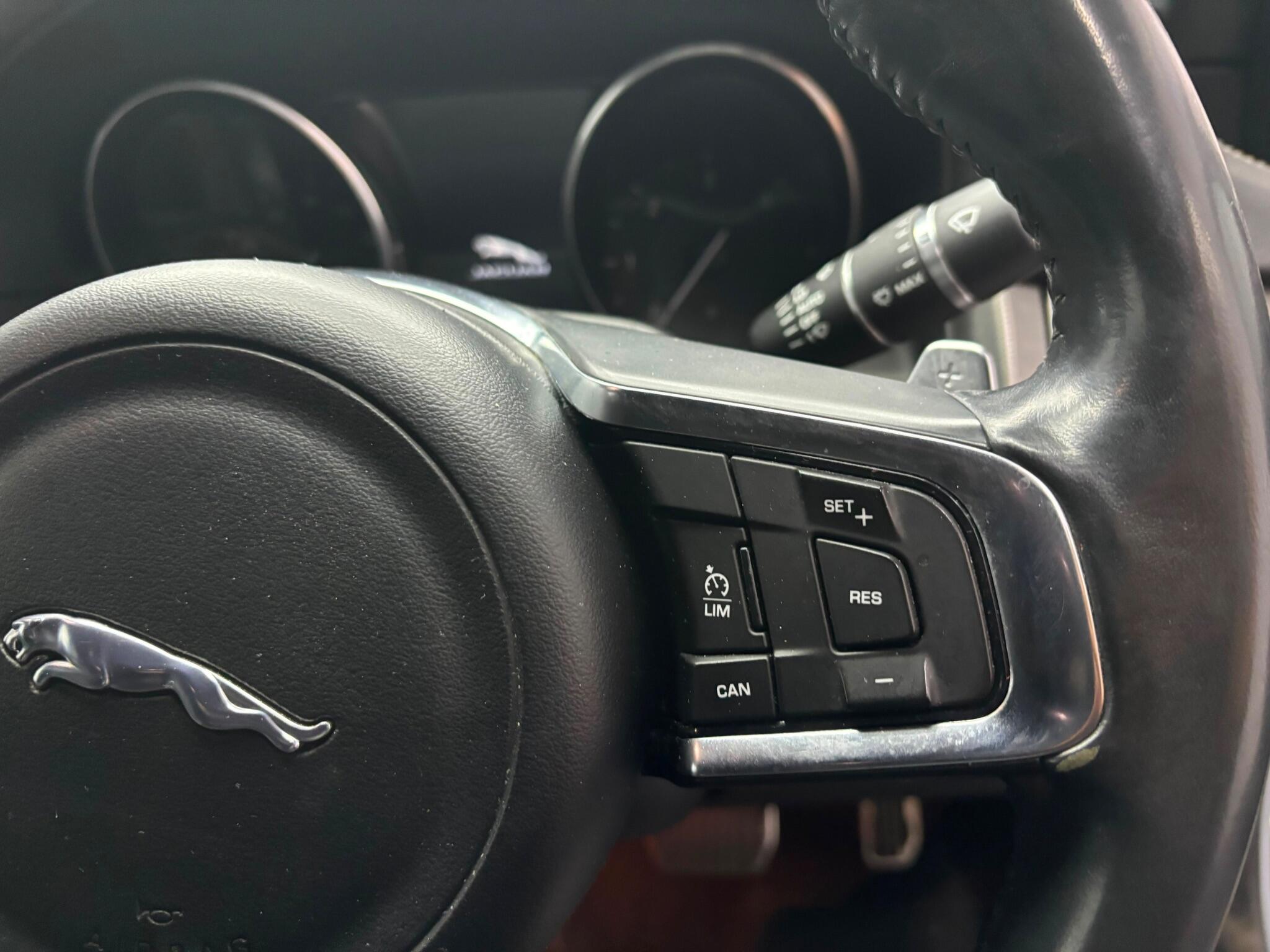Jaguar XF view 27
