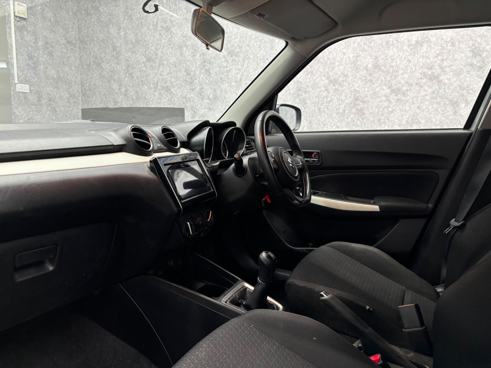 Jaguar XF view 28