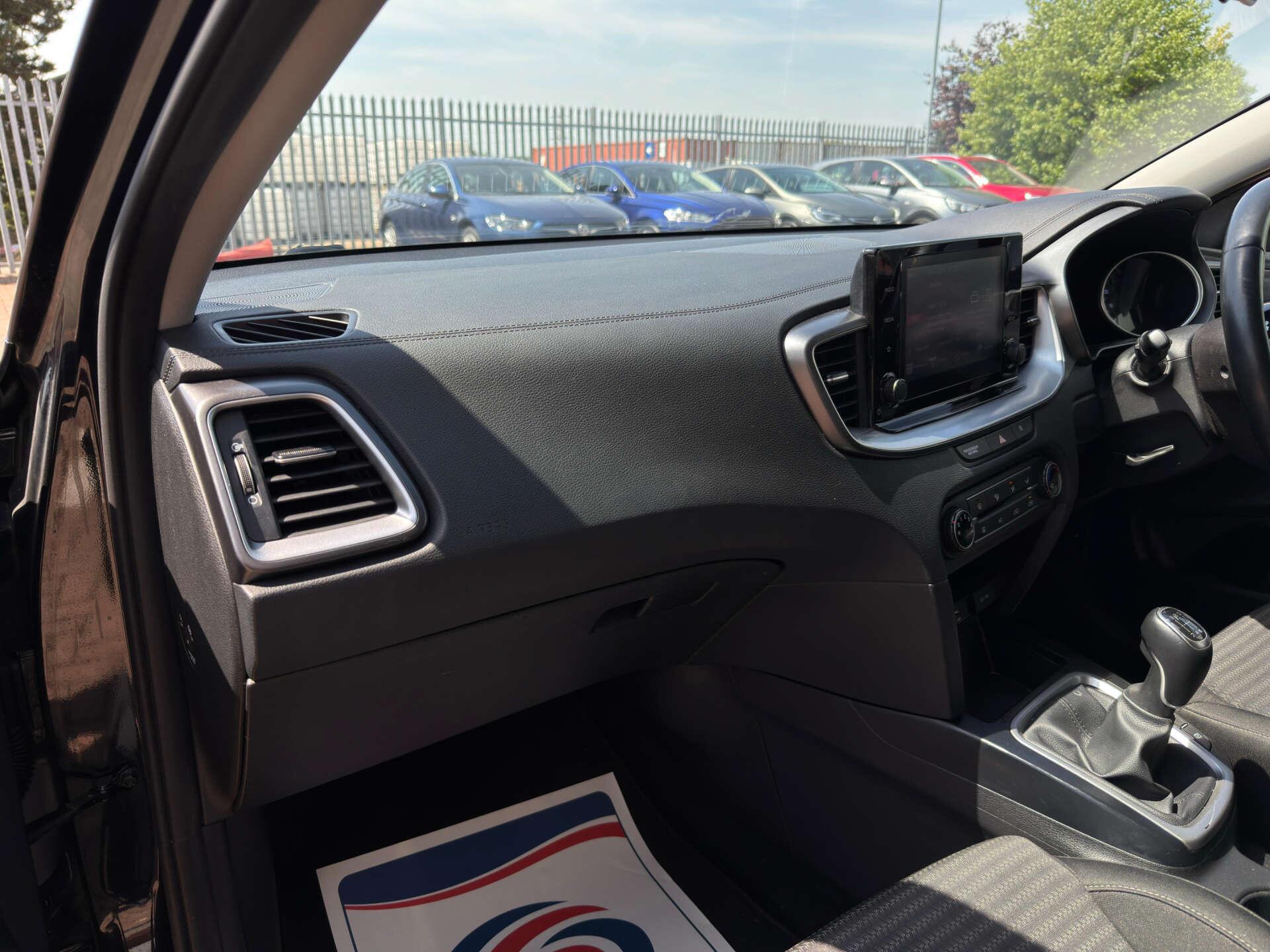 Kia Ceed view 17