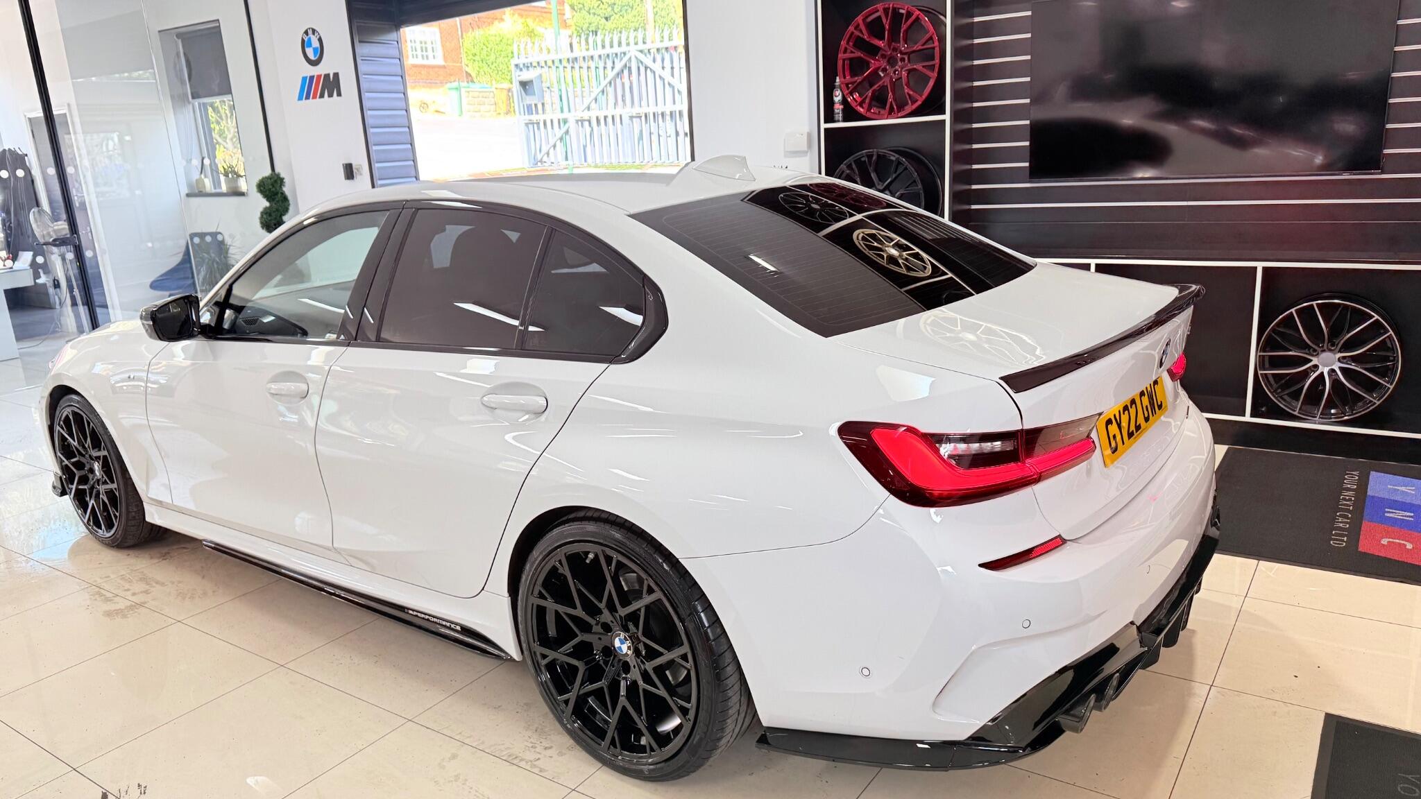 BMW 3 Series view 33