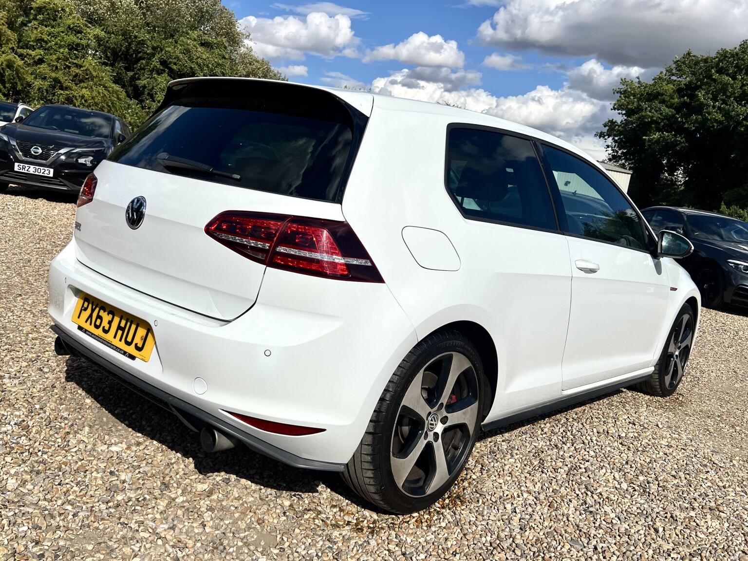 Volkswagen Golf view 3